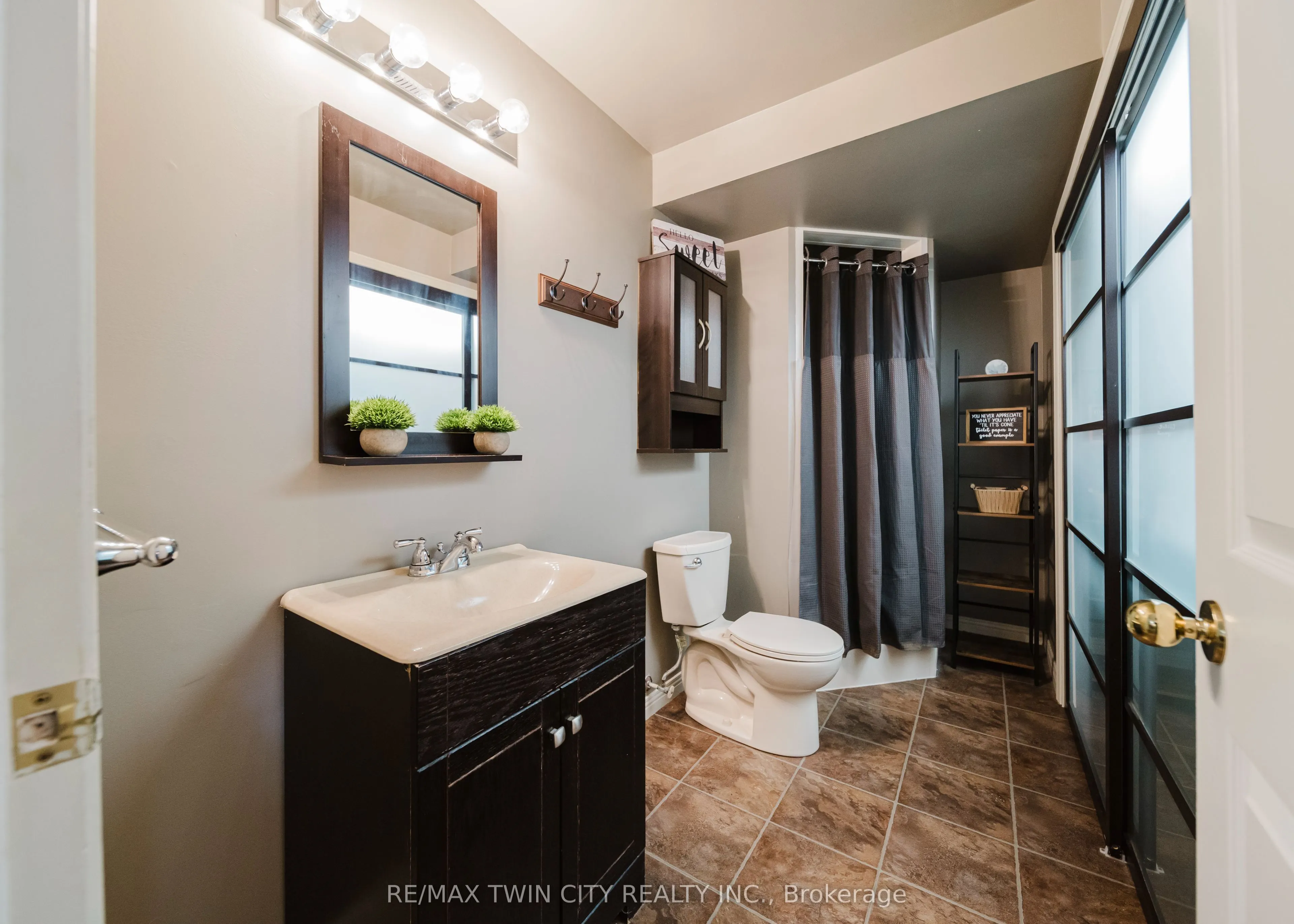 491 Appledale Crescent