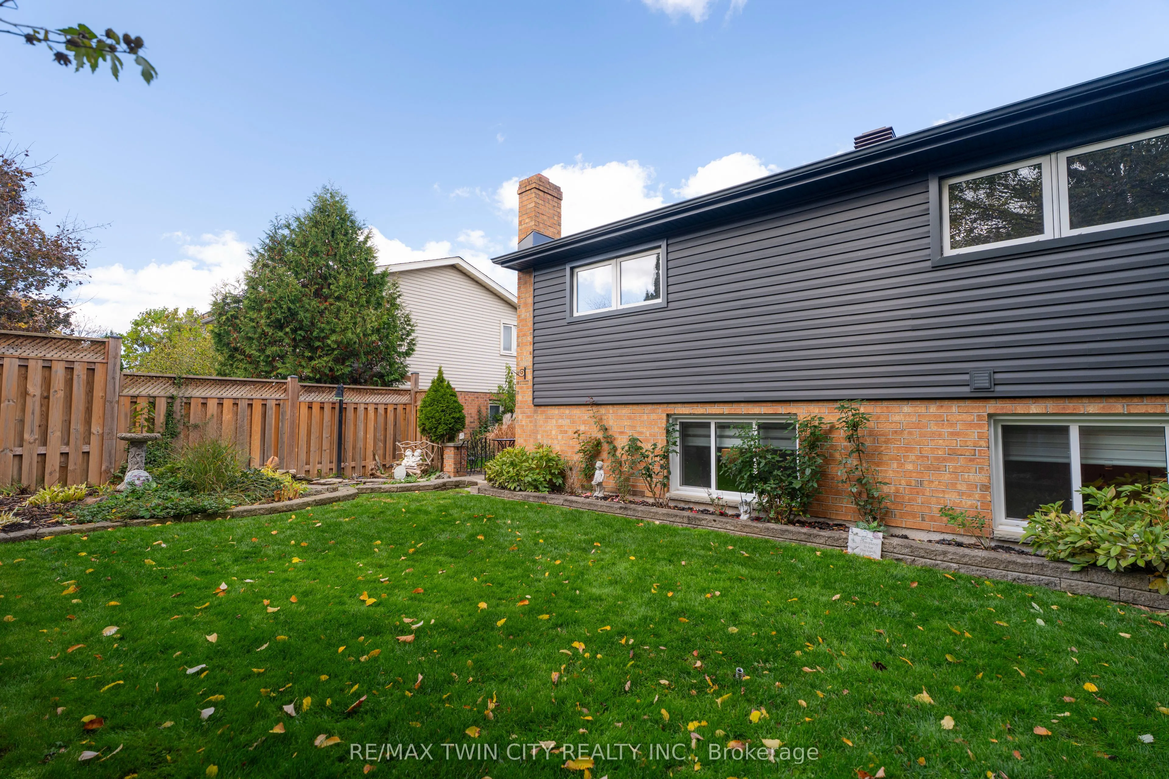 491 Appledale Crescent