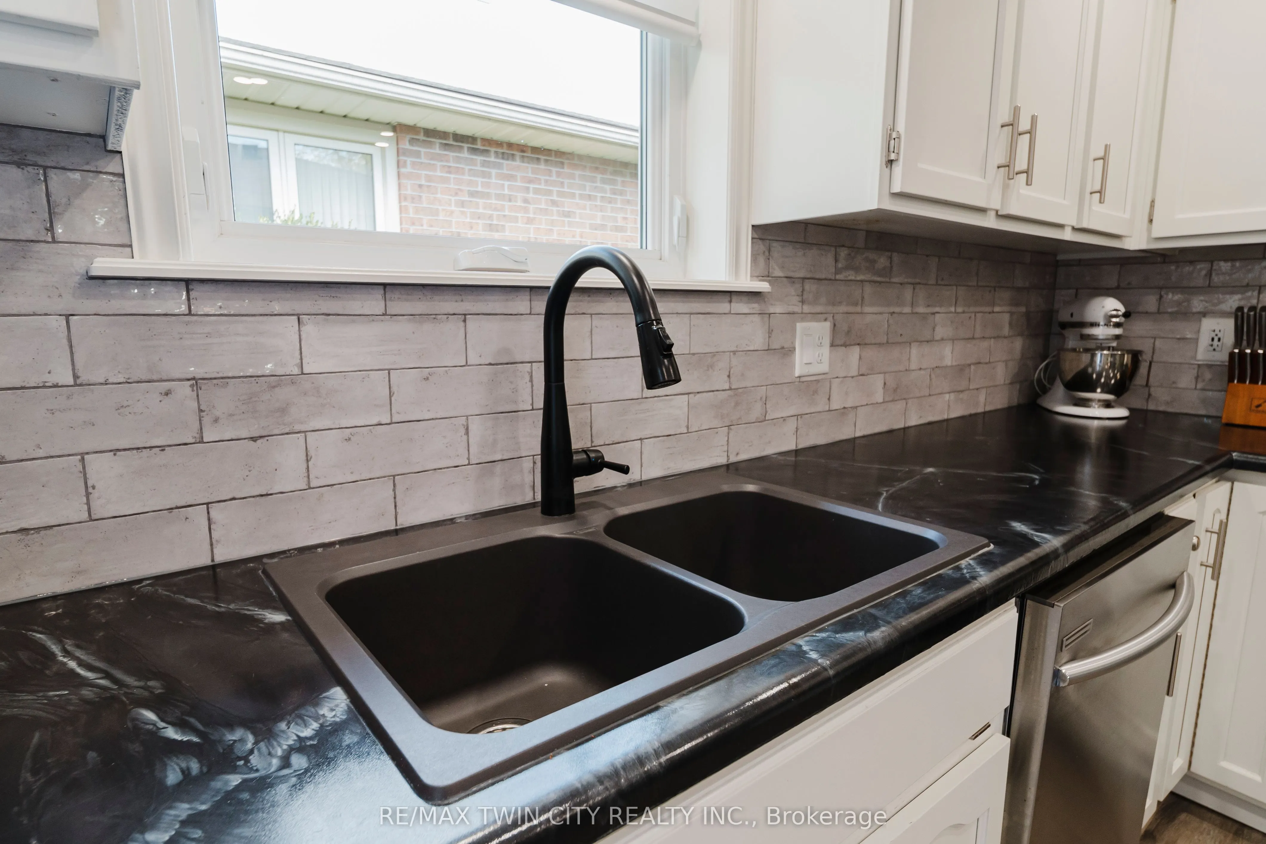 491 Appledale Crescent