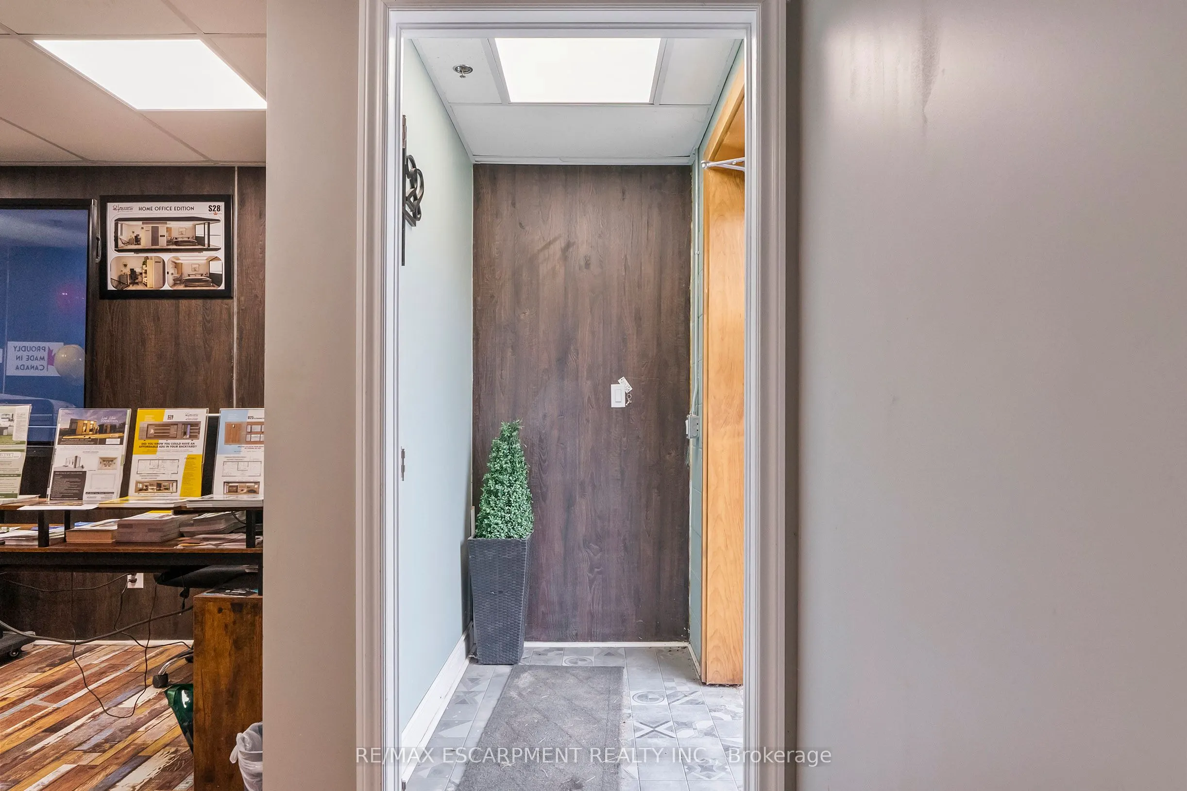 47 MORTON Avenue E, #3