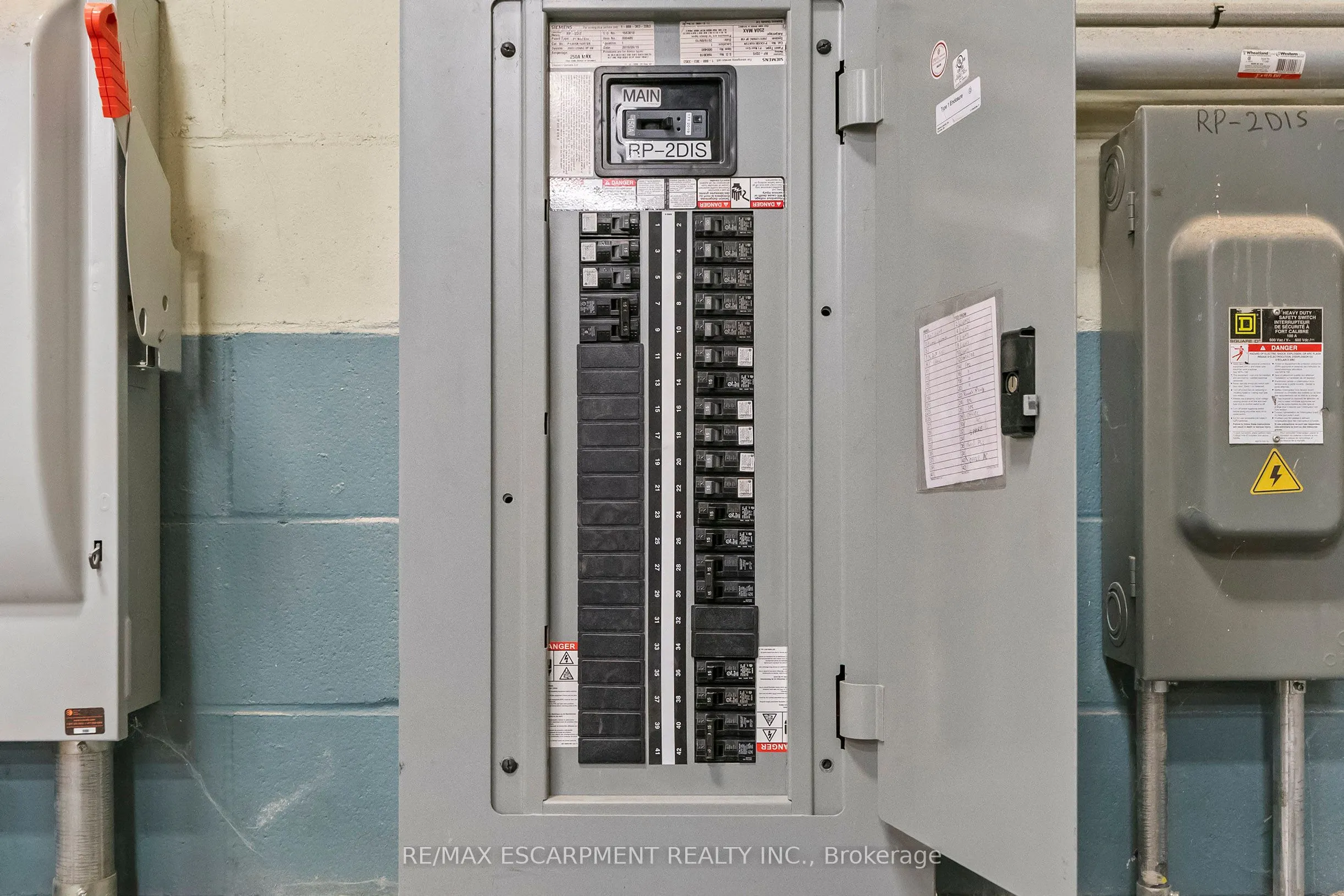 47 MORTON Avenue E, #3