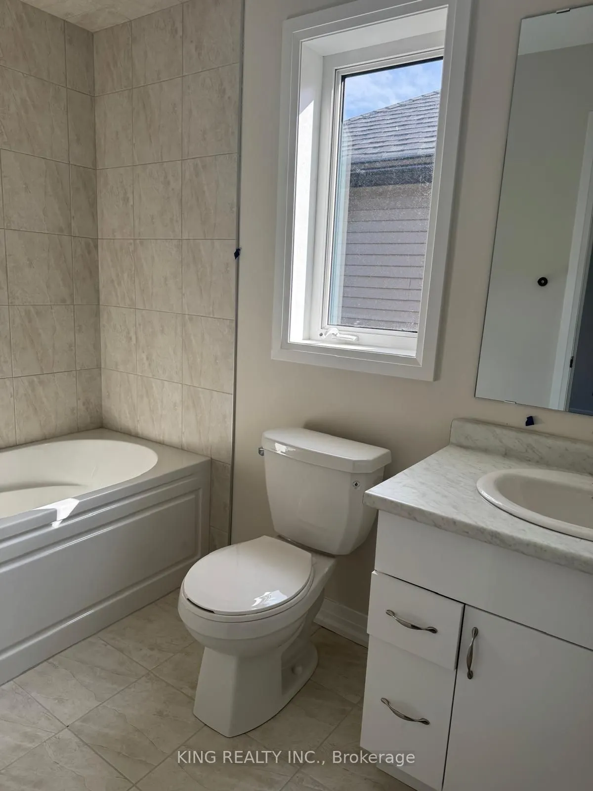 660 Colborne Street W, #38