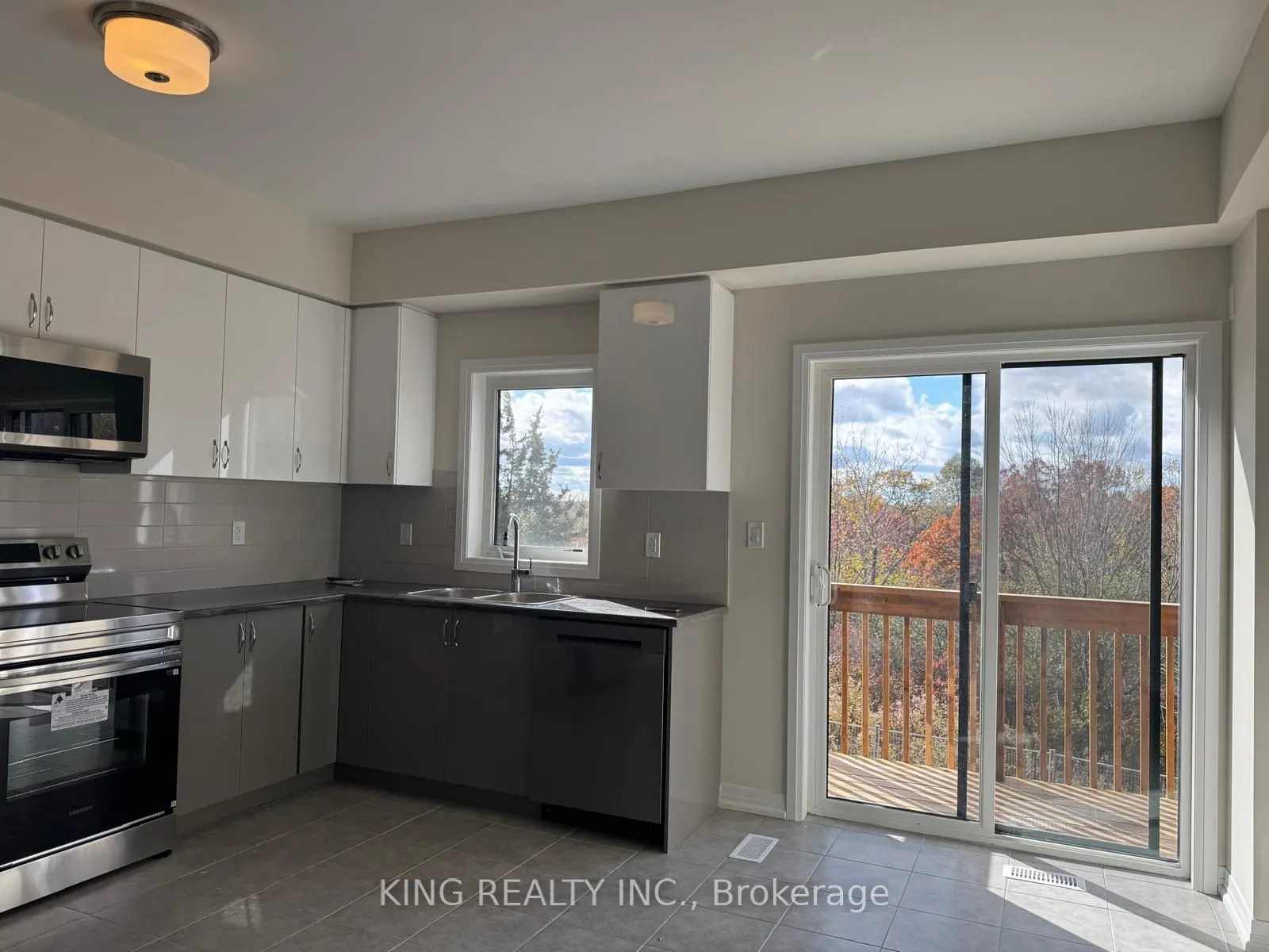 660 Colborne Street W, #38