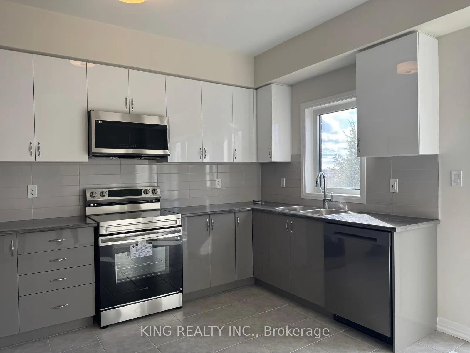 660 Colborne Street W, #38