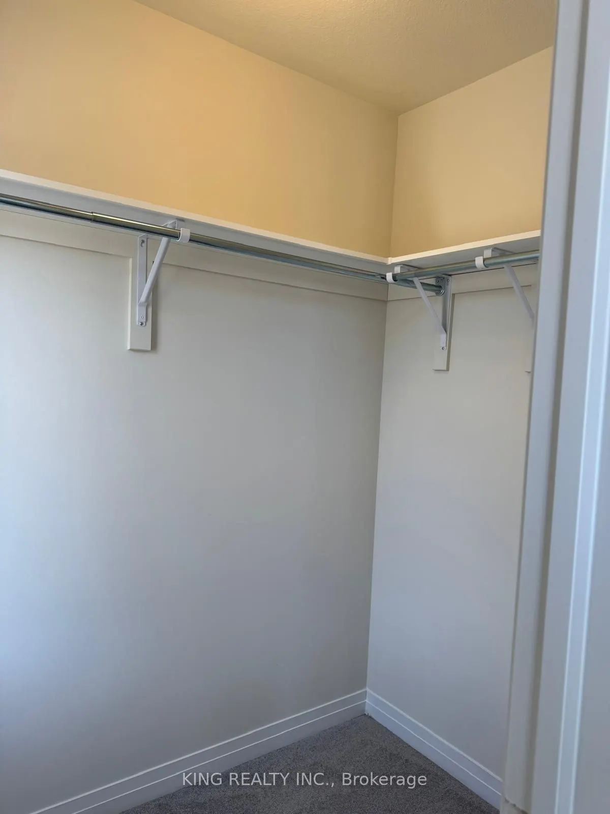 660 Colborne Street W, #38