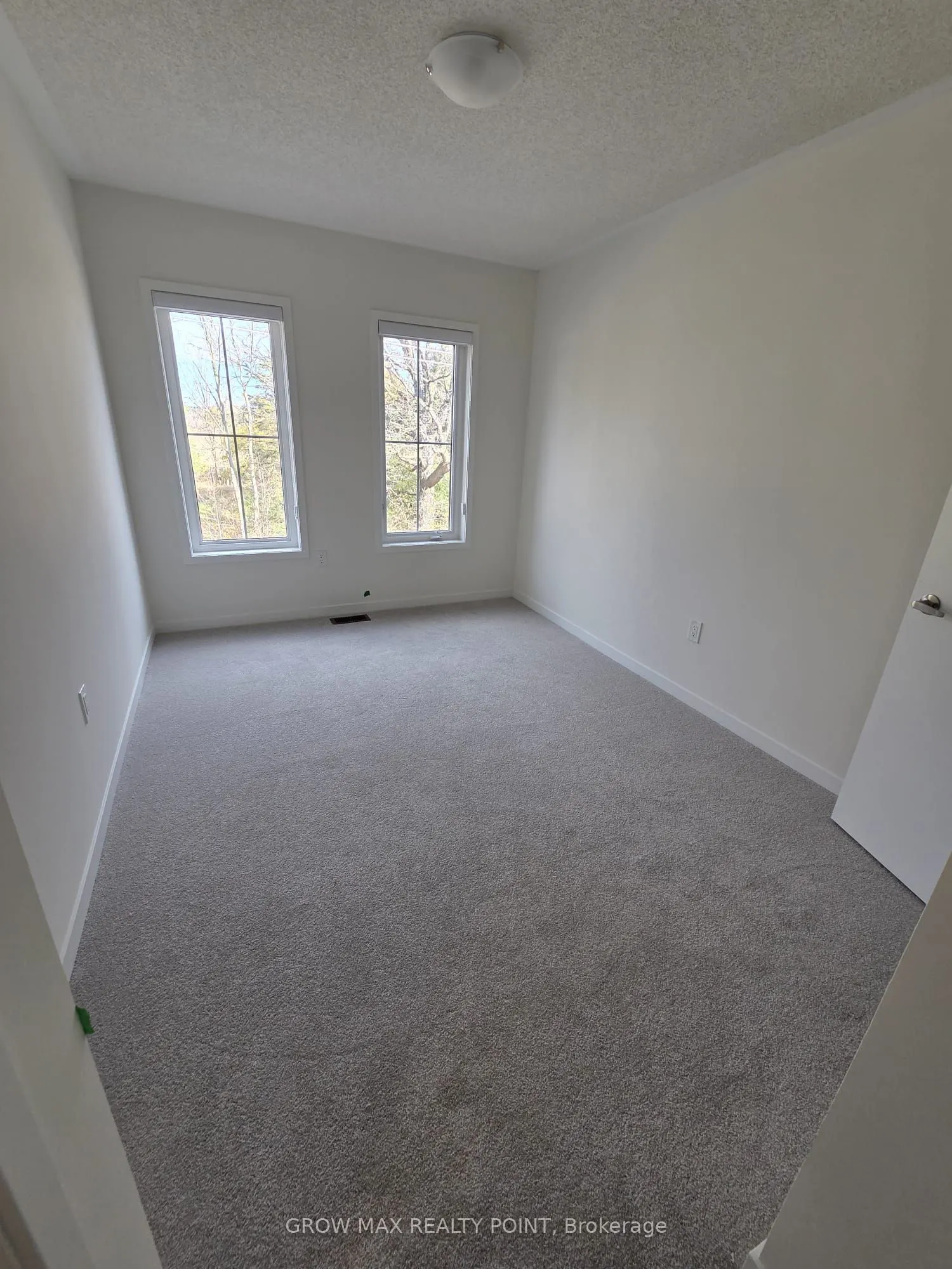 7 Kingbird Common, #3