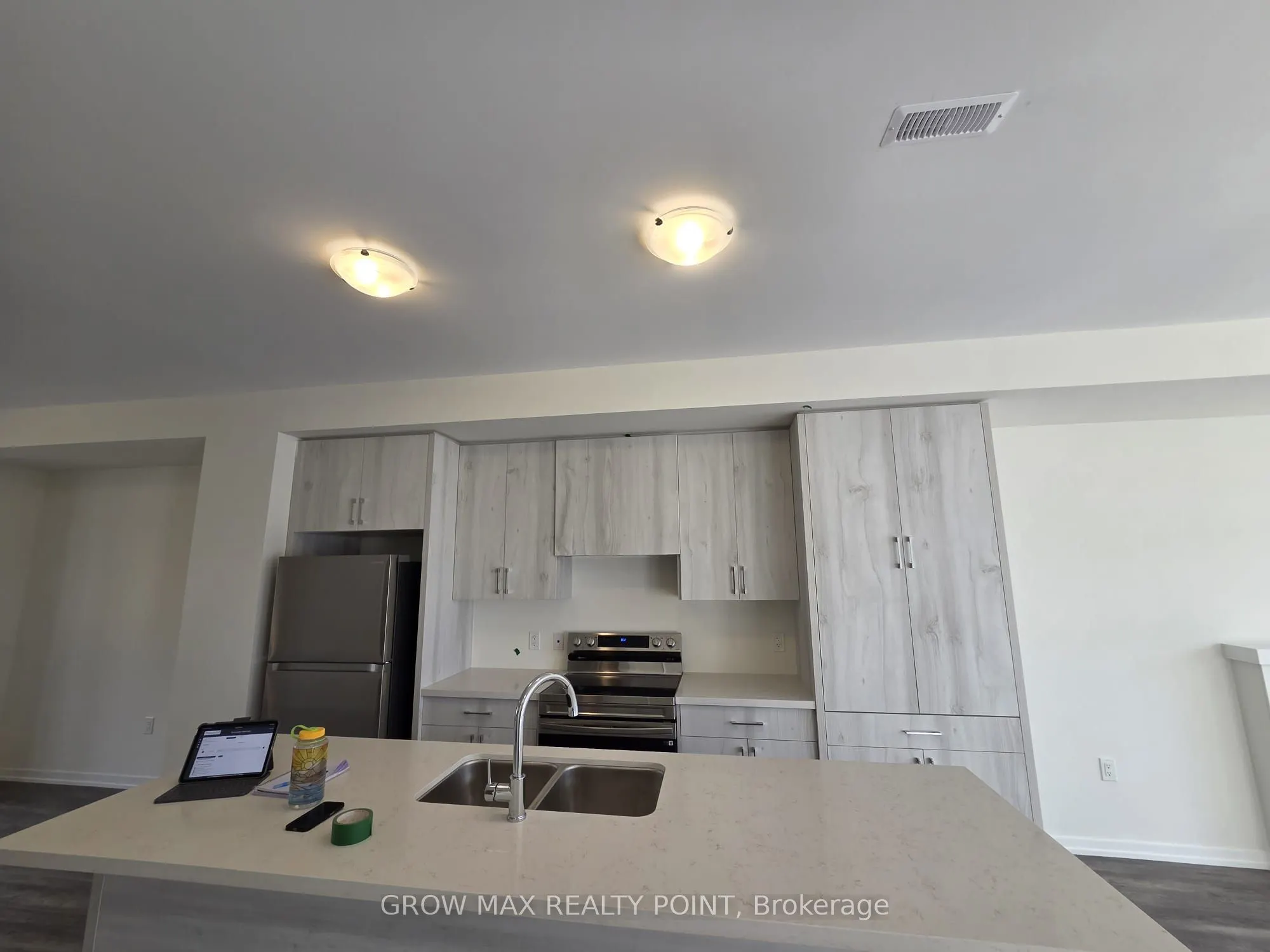 7 Kingbird Common, #3