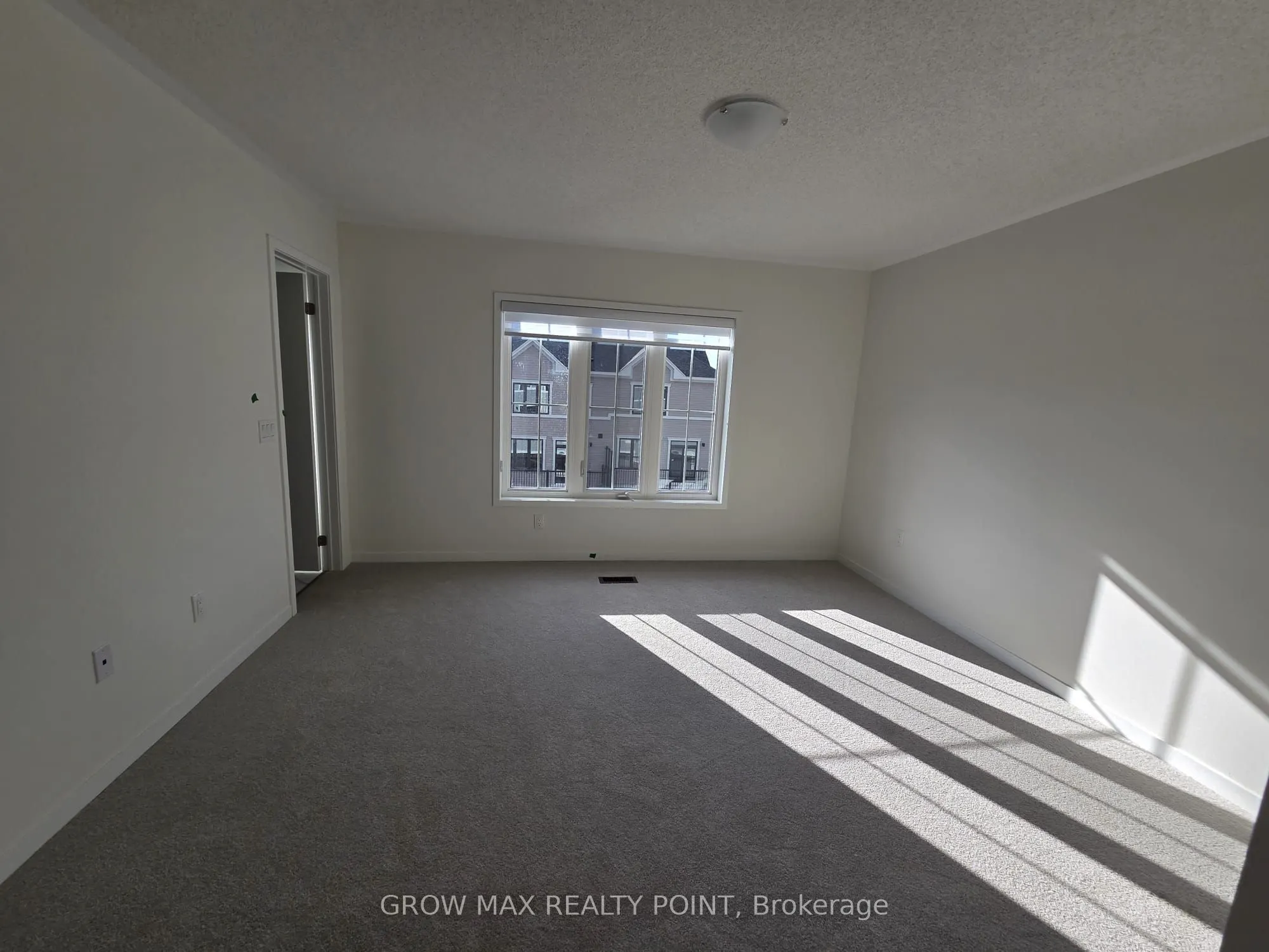 7 Kingbird Common, #3