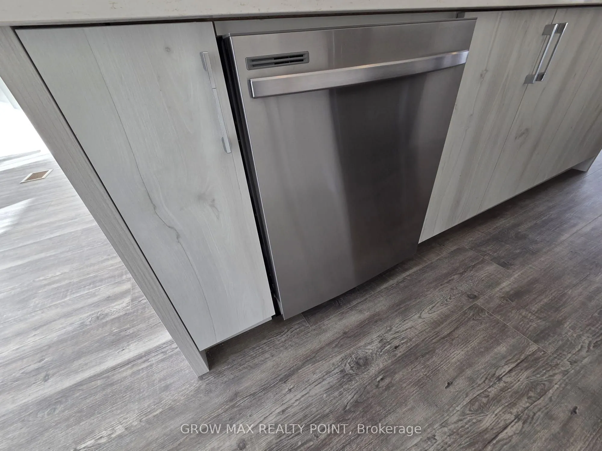 7 Kingbird Common, #3