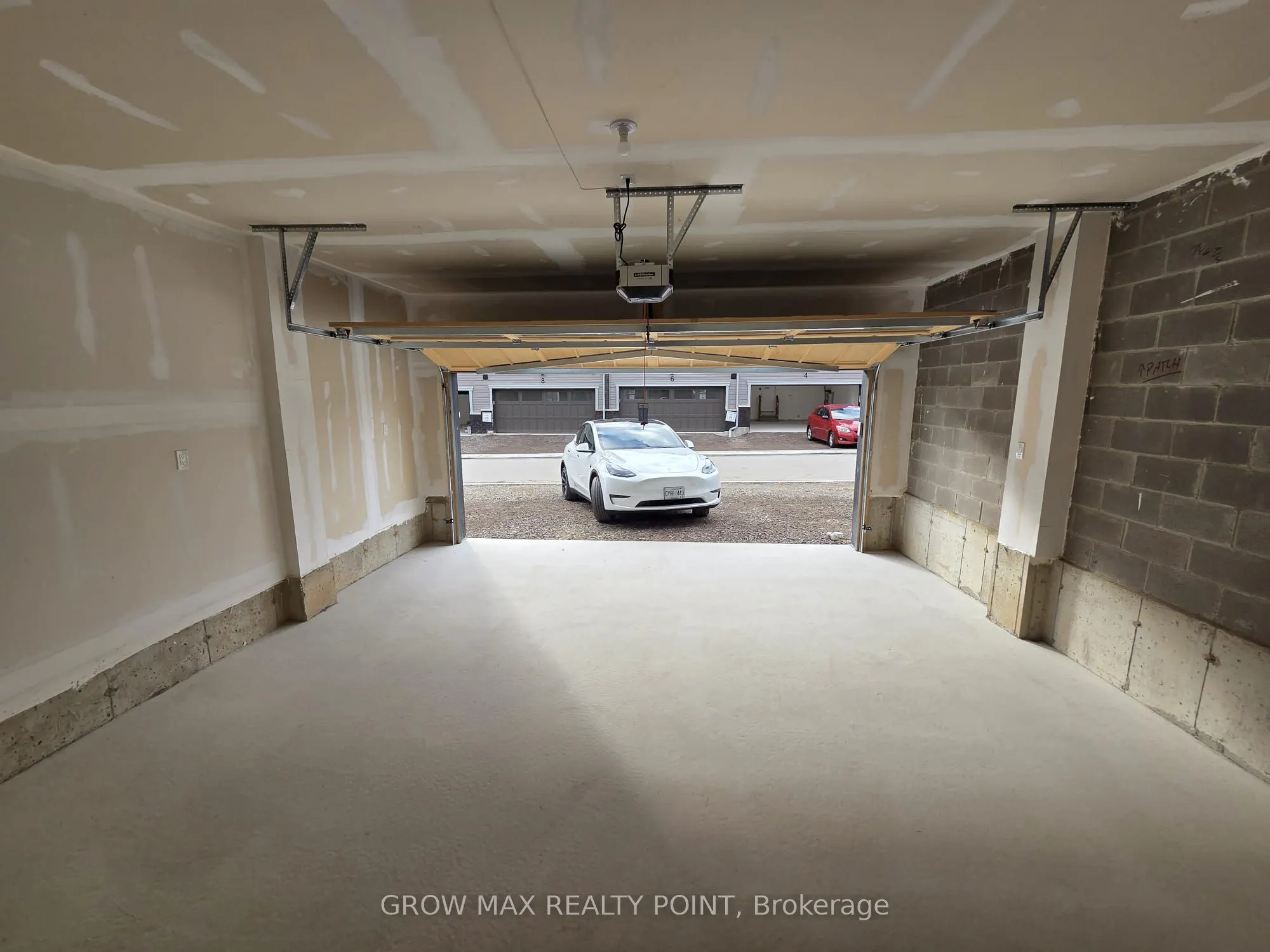 7 Kingbird Common, #3