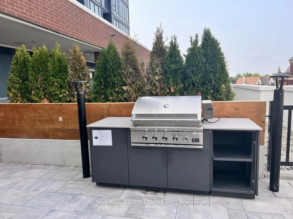 15 Wellington Street S, #2710