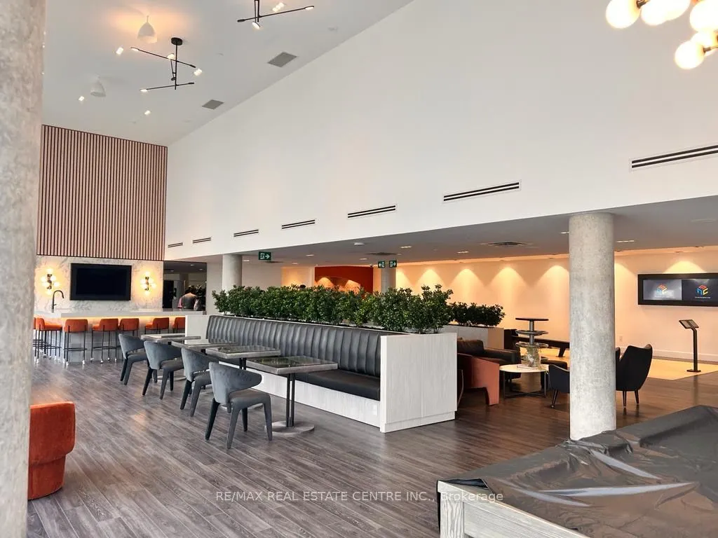 15 Wellington Street S, #2710