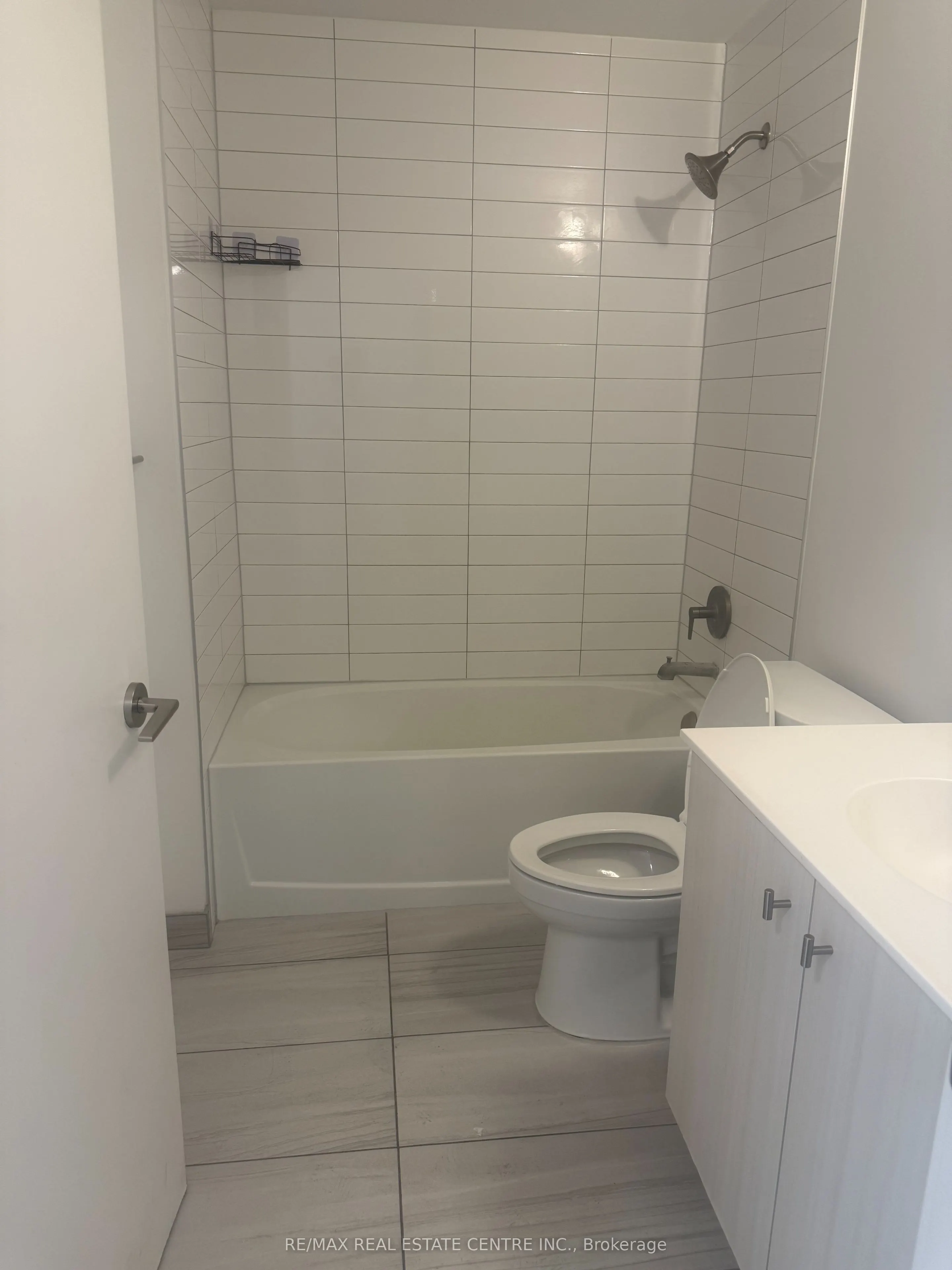 15 Wellington Street S, #2710