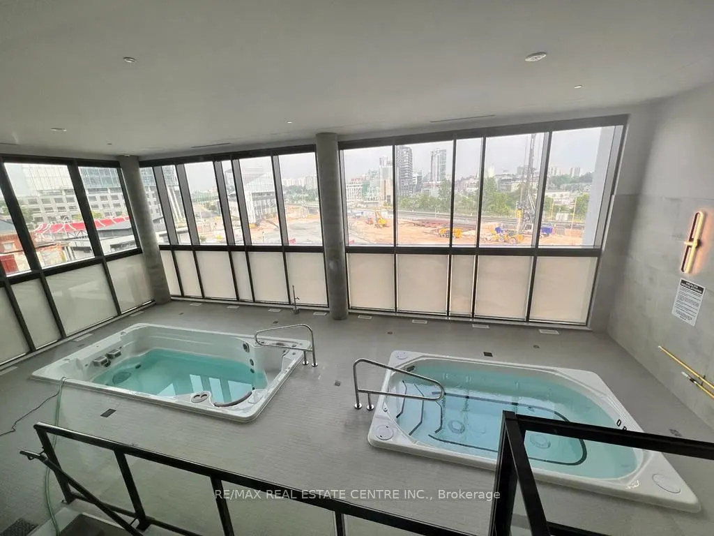 15 Wellington Street S, #2710