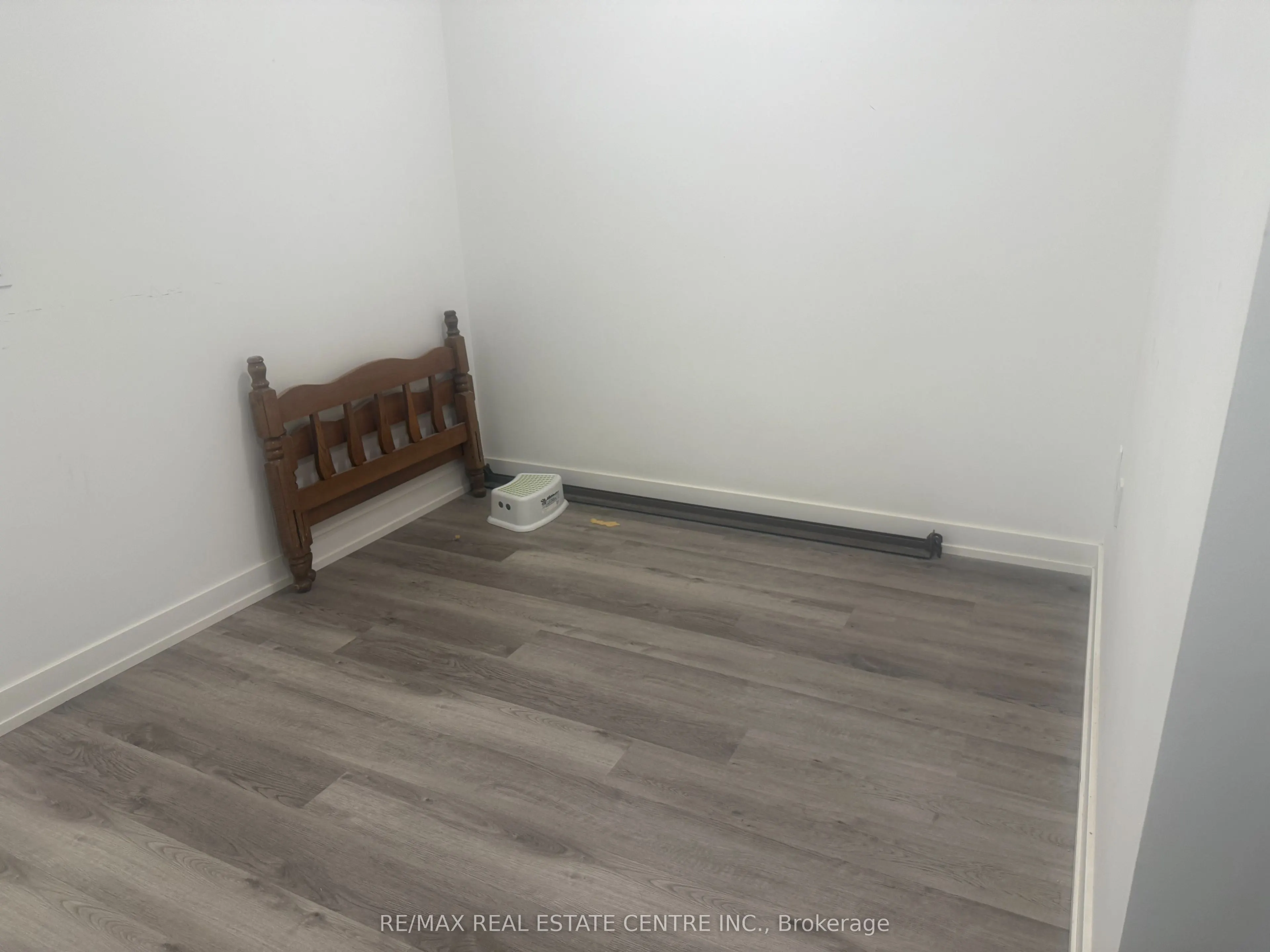 15 Wellington Street S, #2710