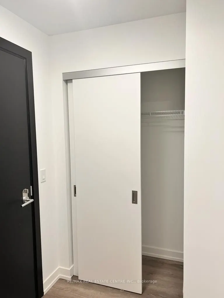 15 Wellington Street S, #2710