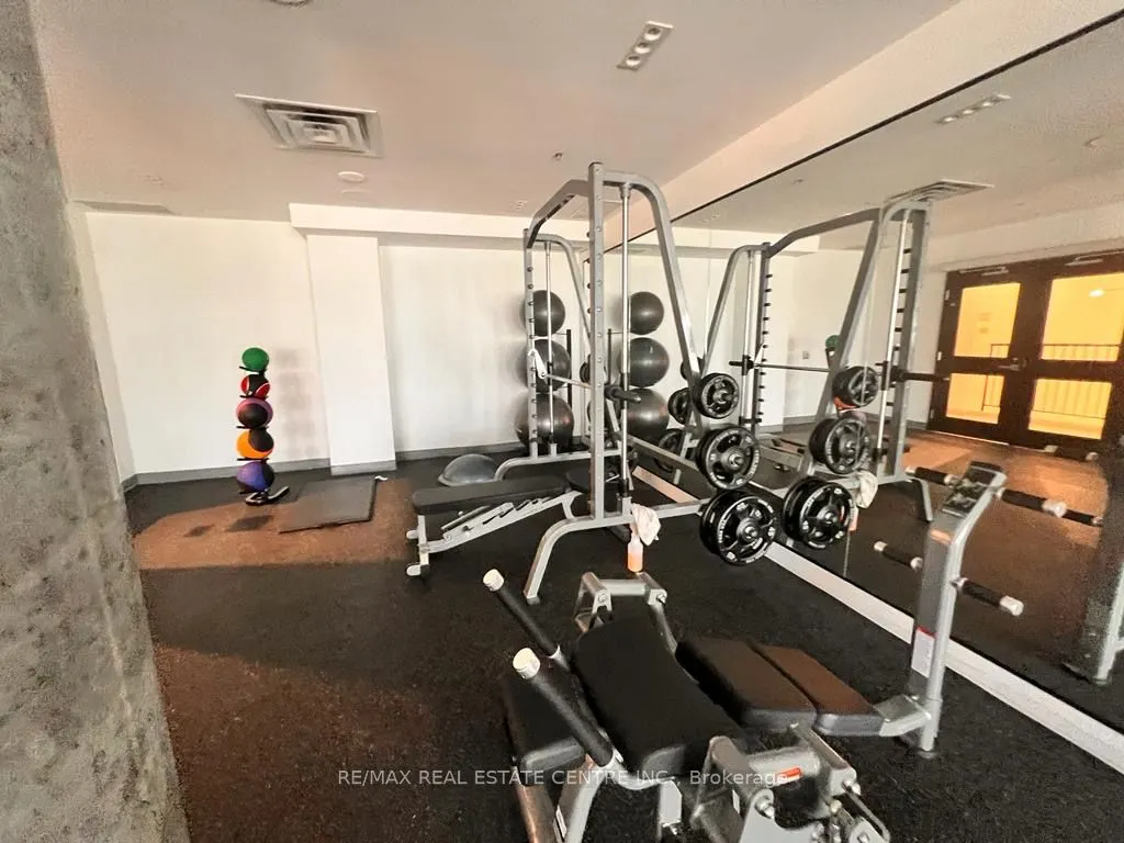 15 Wellington Street S, #2710