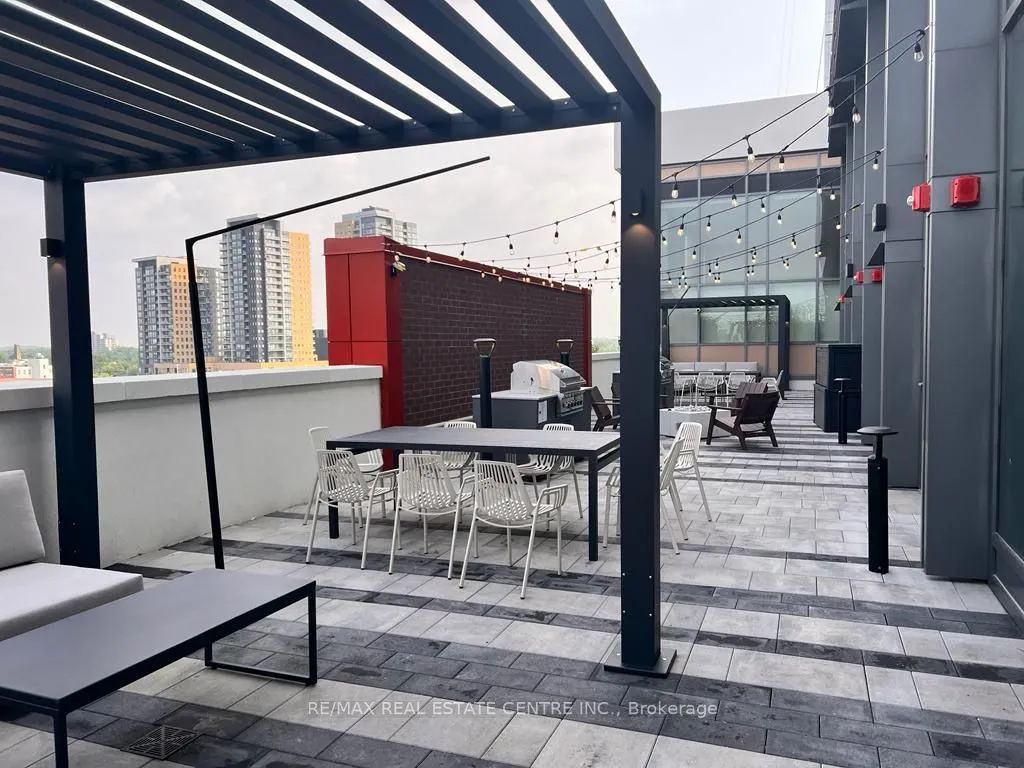 15 Wellington Street S, #2710