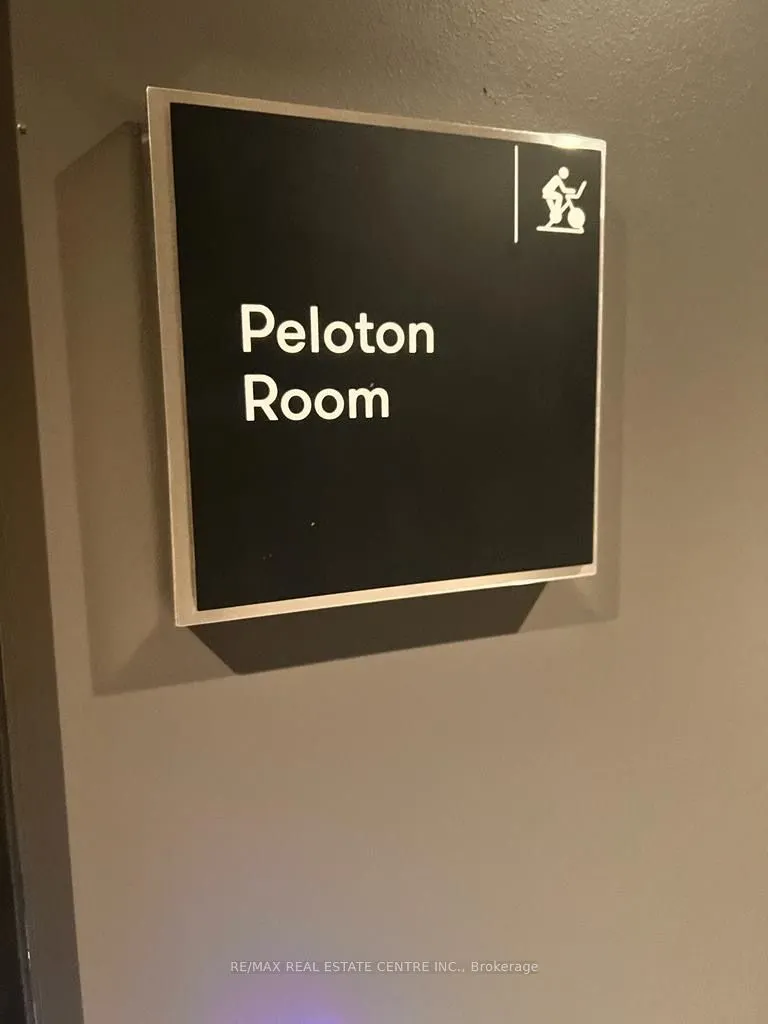 15 Wellington Street S, #2710