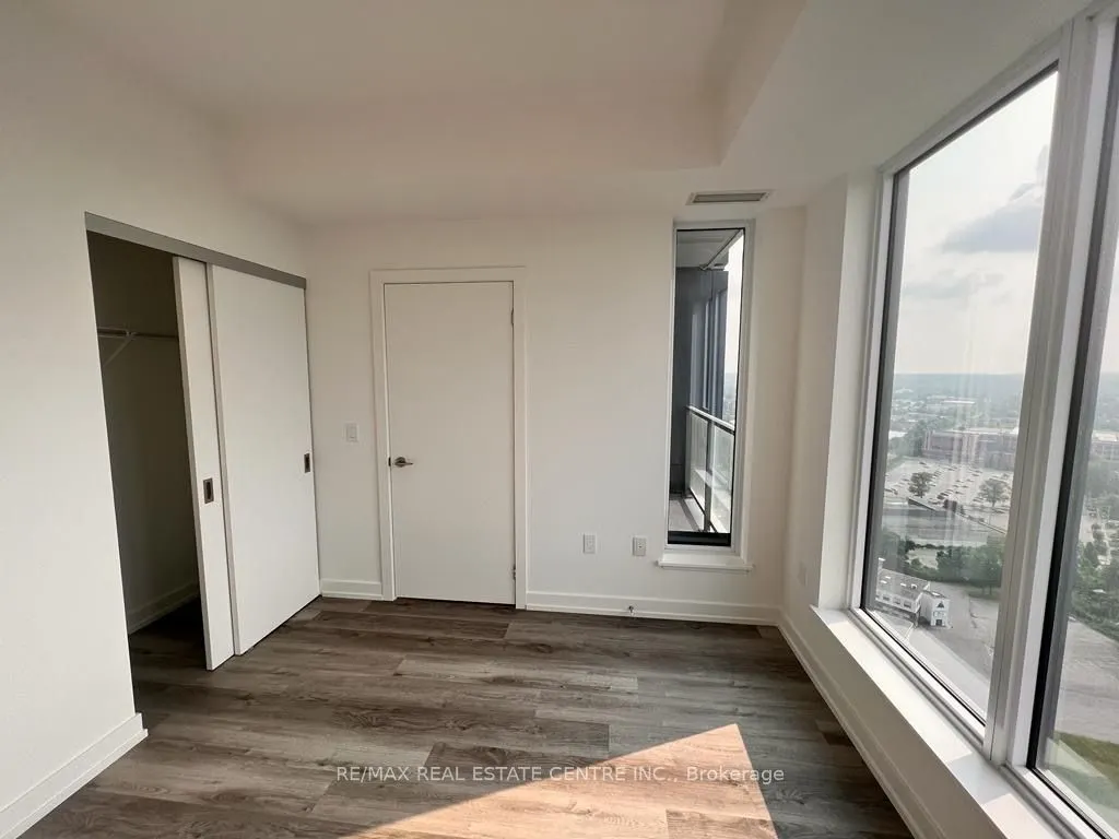 15 Wellington Street S, #2710