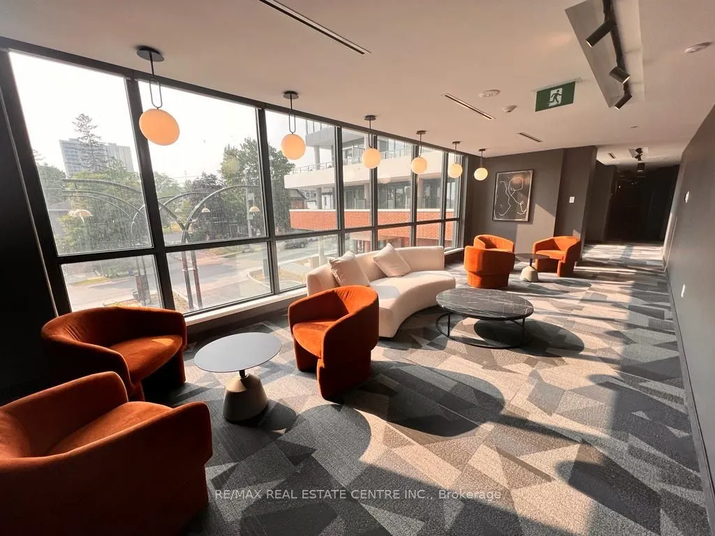 15 Wellington Street S, #2710