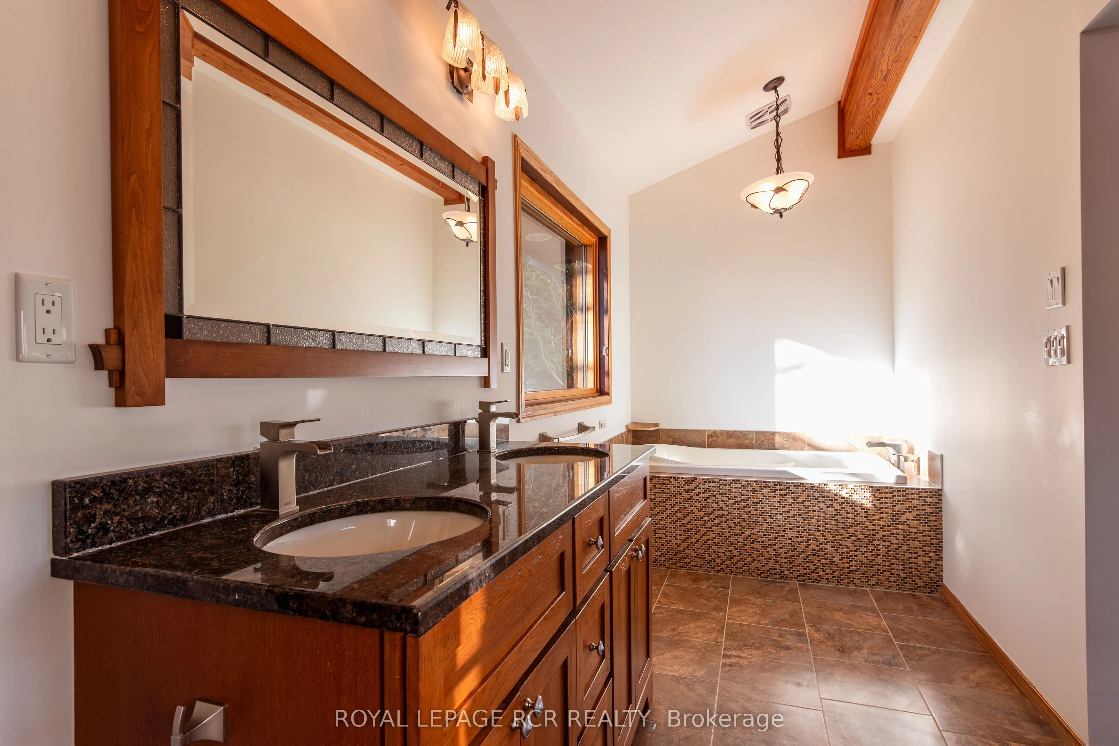 674189 Hurontario Street