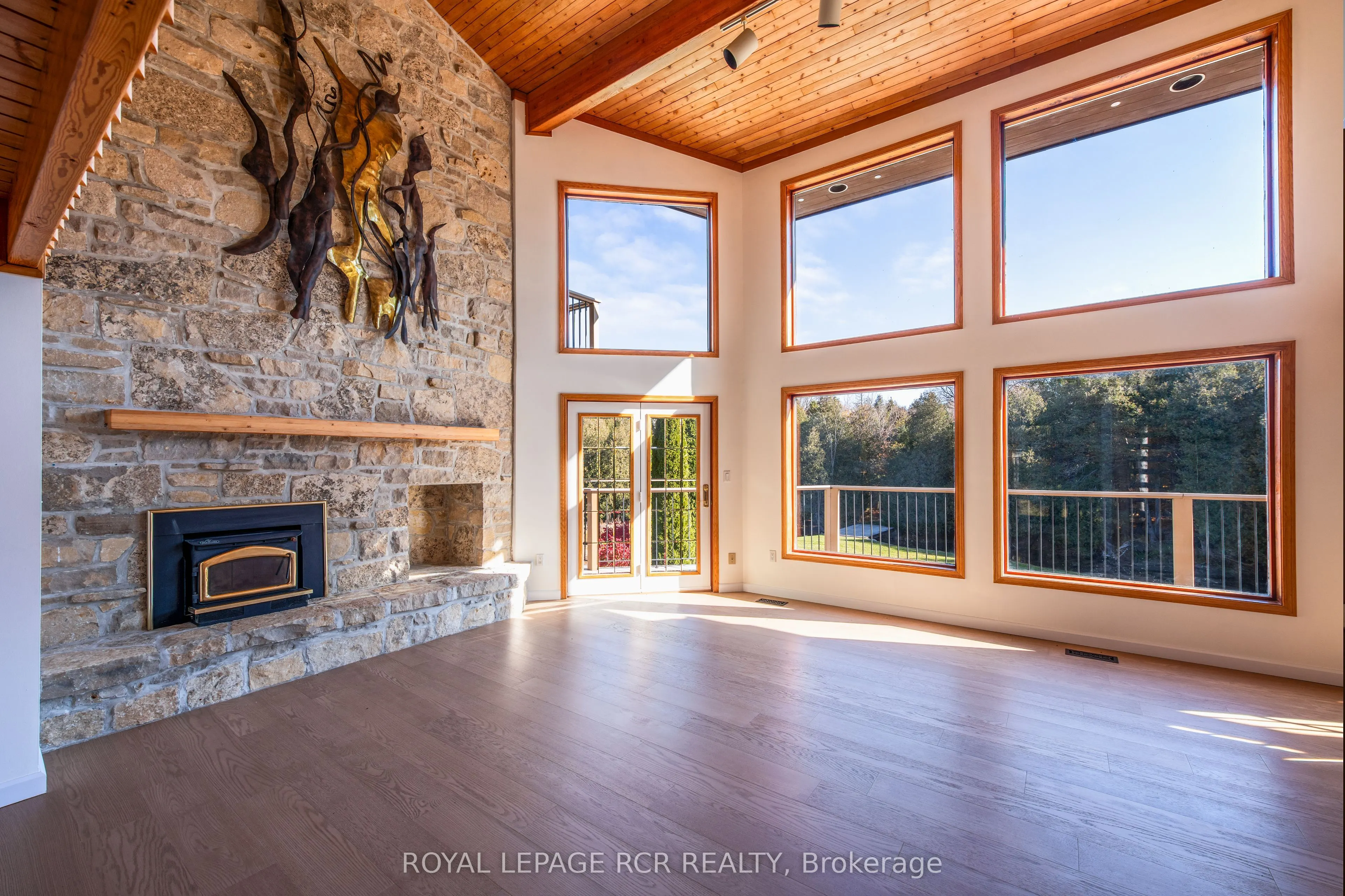 674189 Hurontario Street