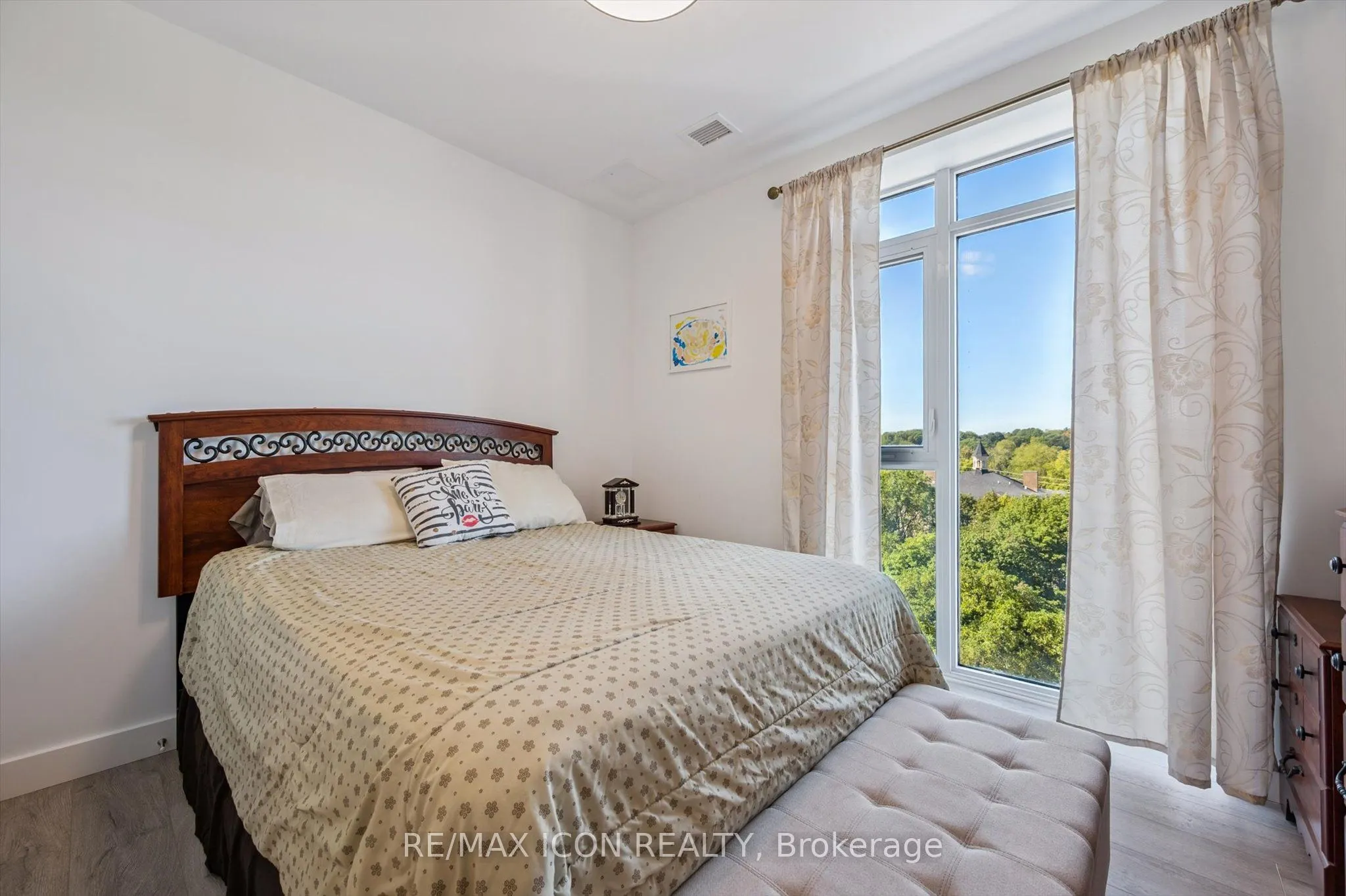 15 Glebe Street, #902