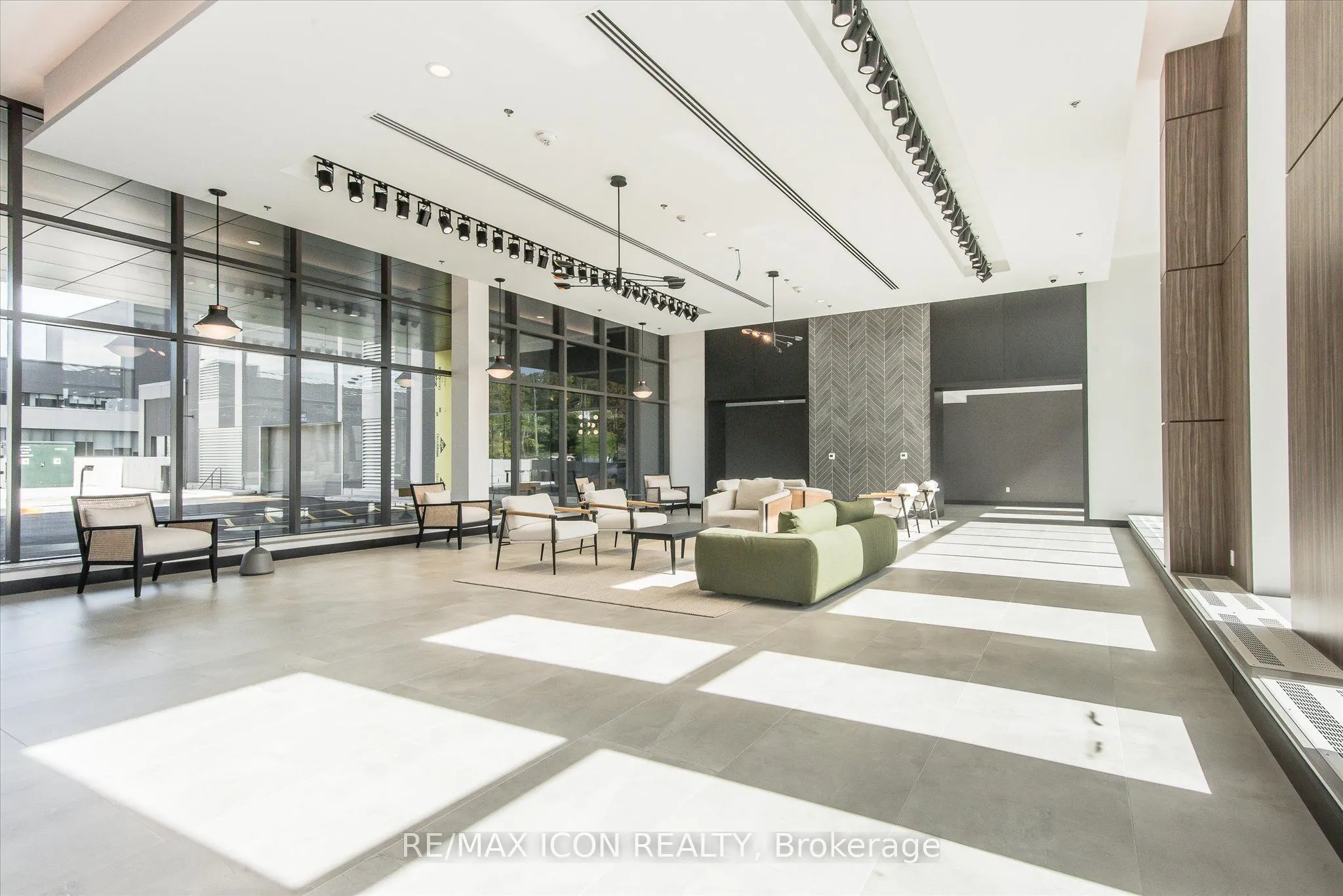 15 Glebe Street, #902