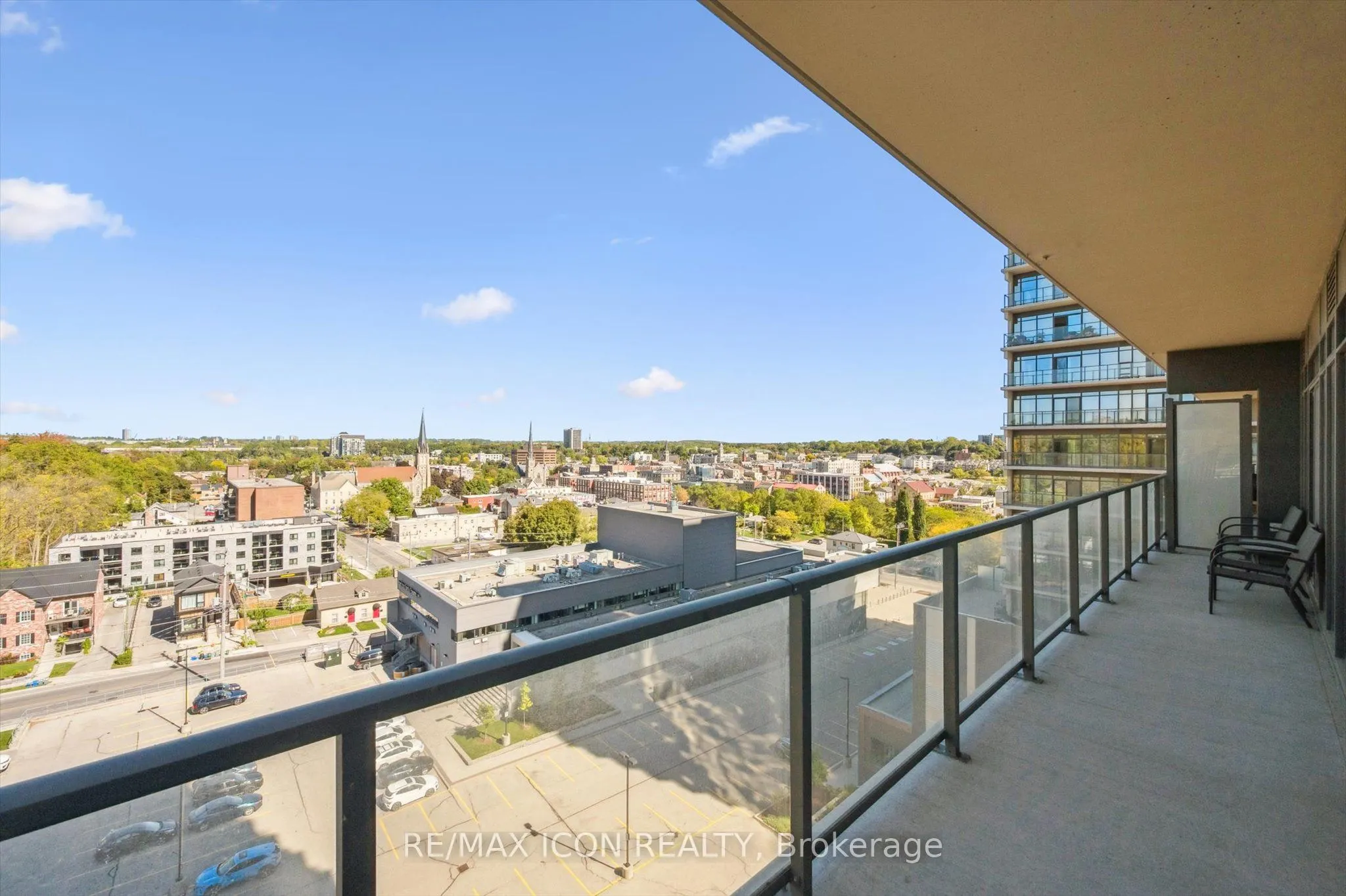 15 Glebe Street, #902