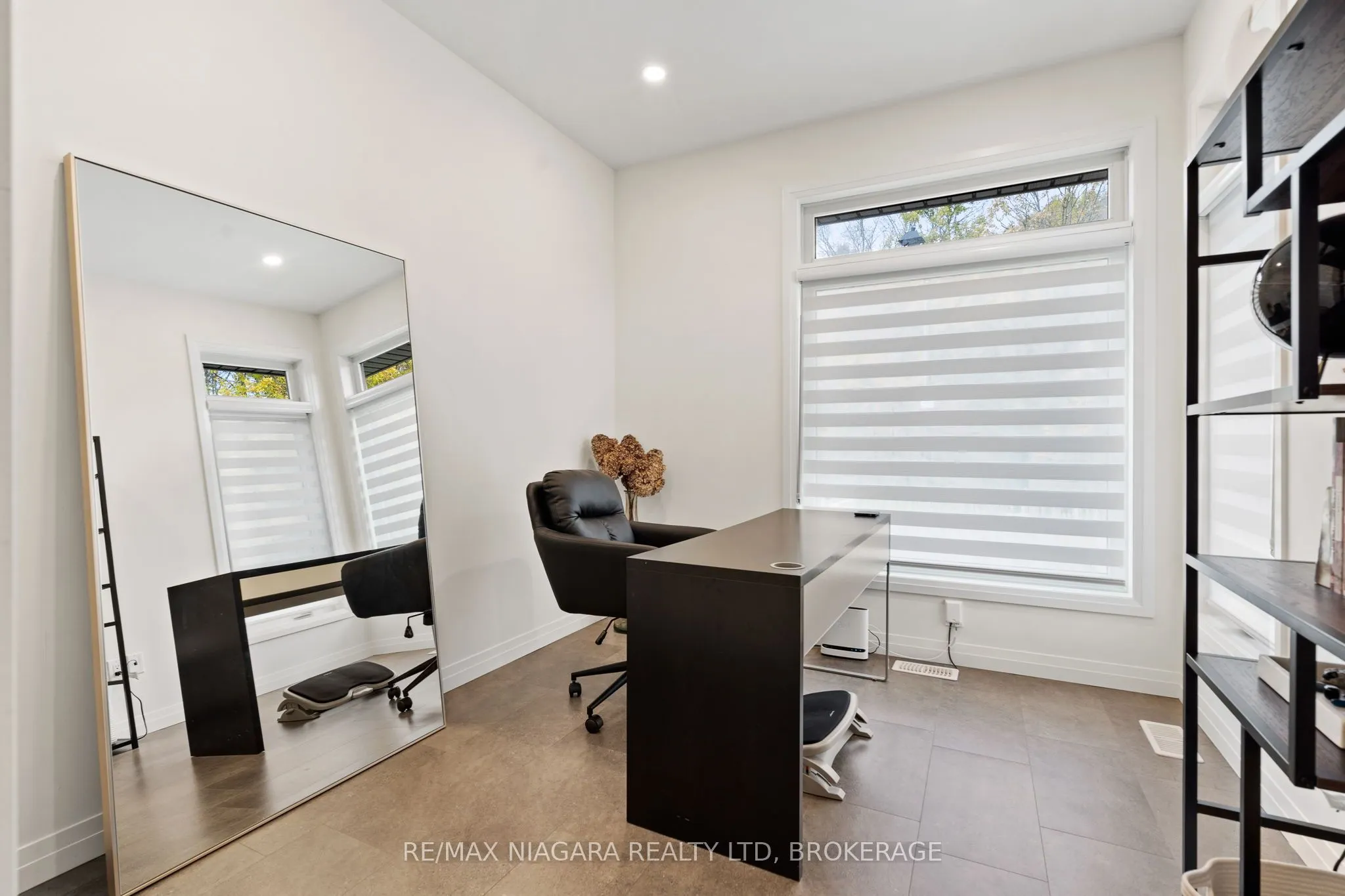 300 Richmond Street, #23