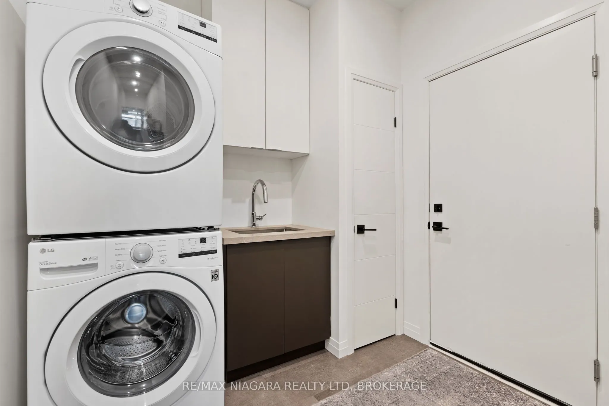 300 Richmond Street, #23