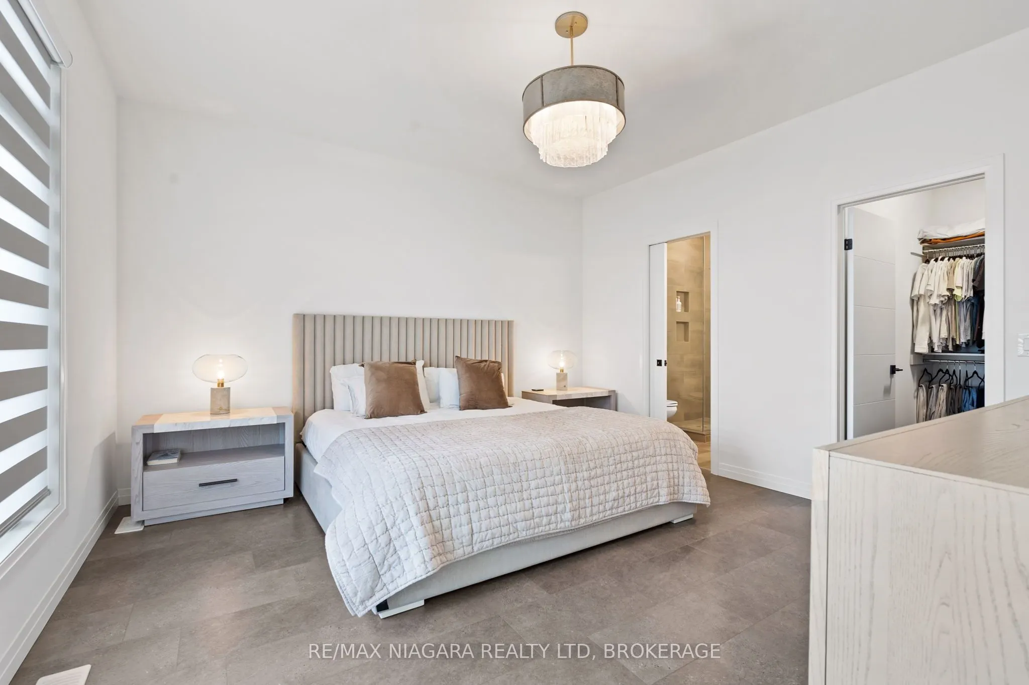 300 Richmond Street, #23