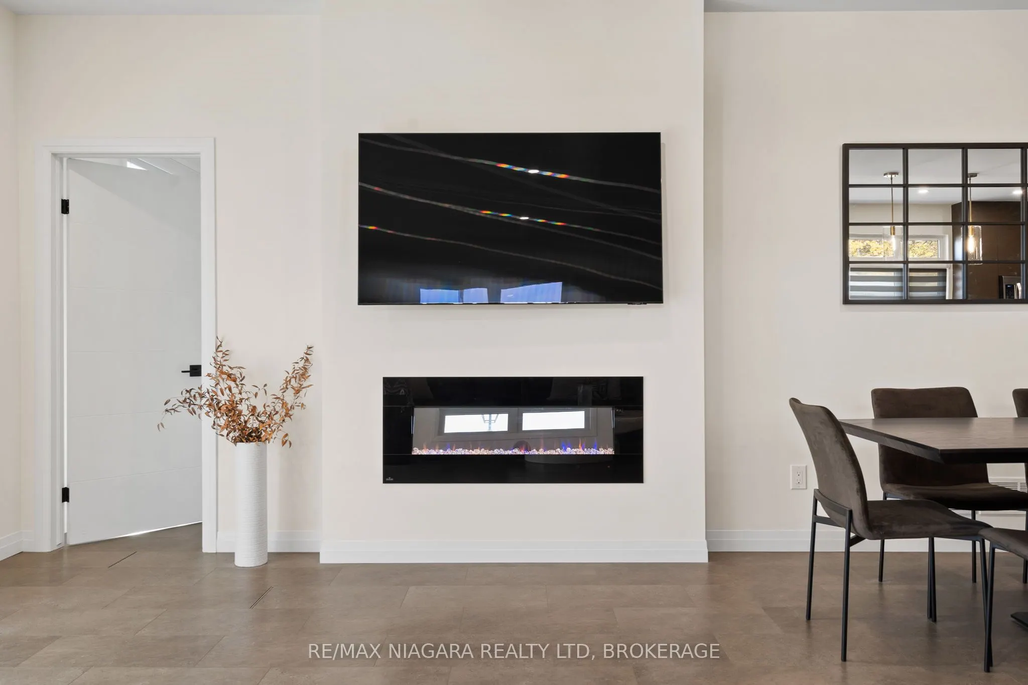 300 Richmond Street, #23