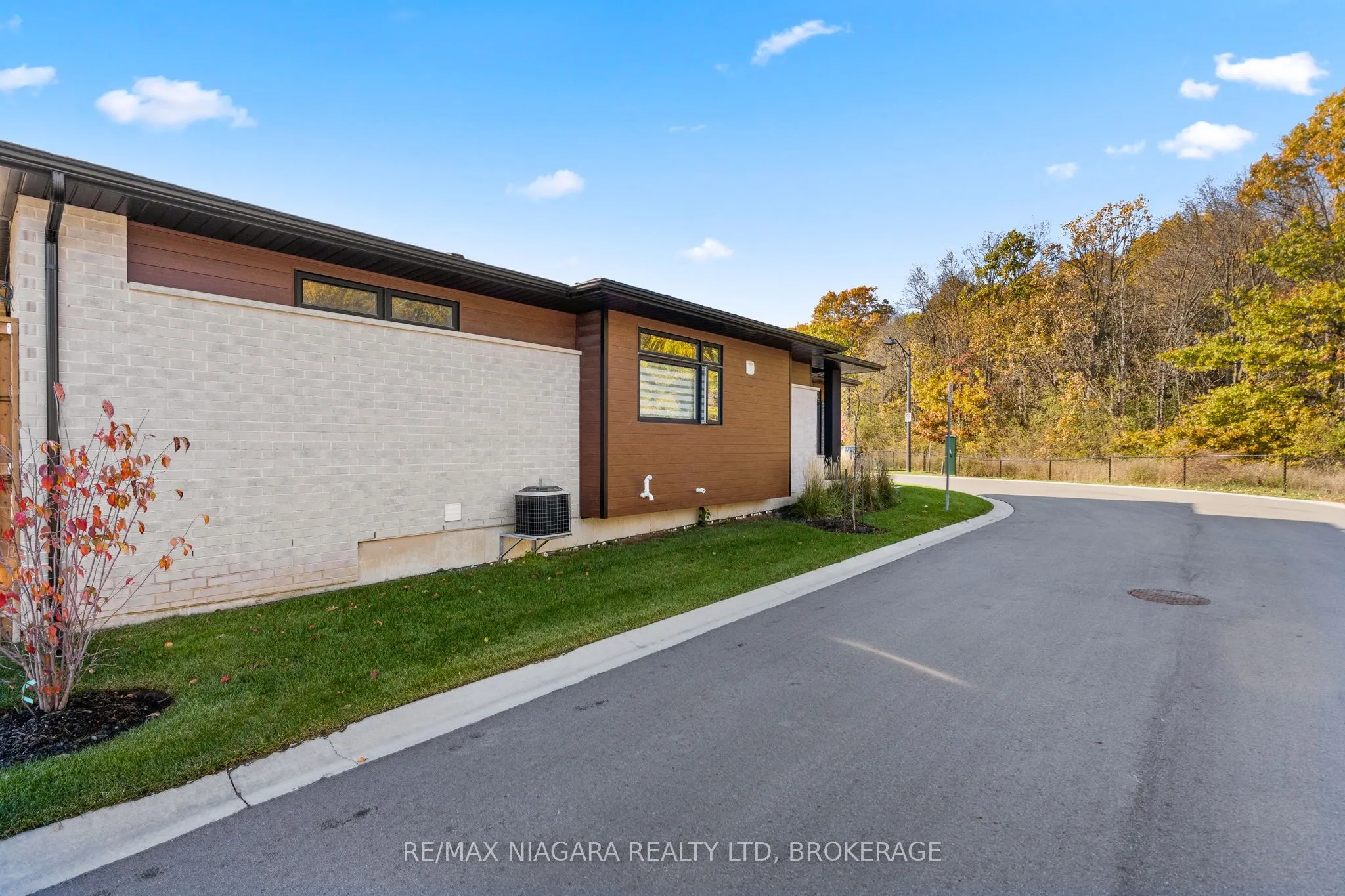 300 Richmond Street, #23