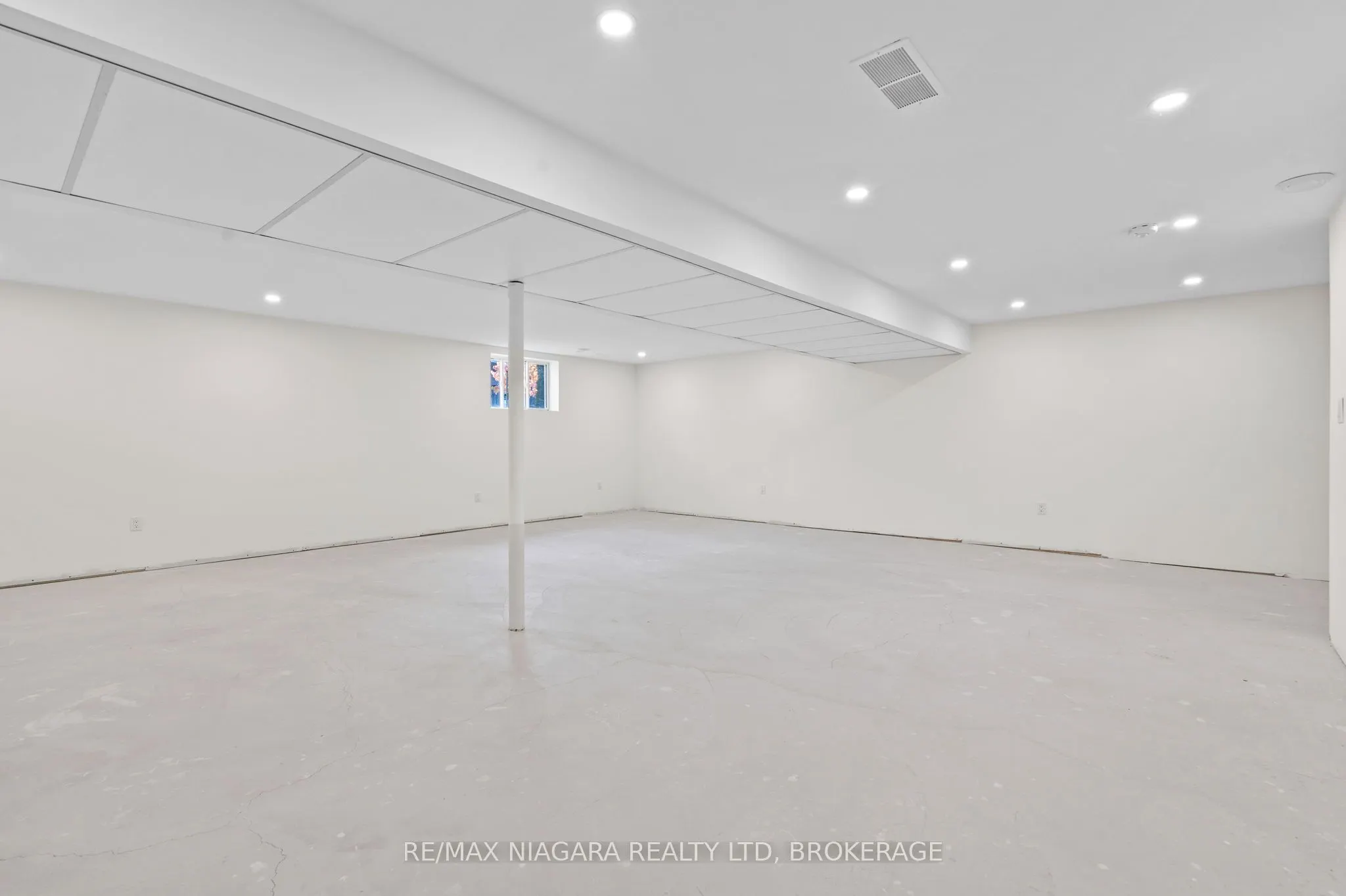 300 Richmond Street, #23