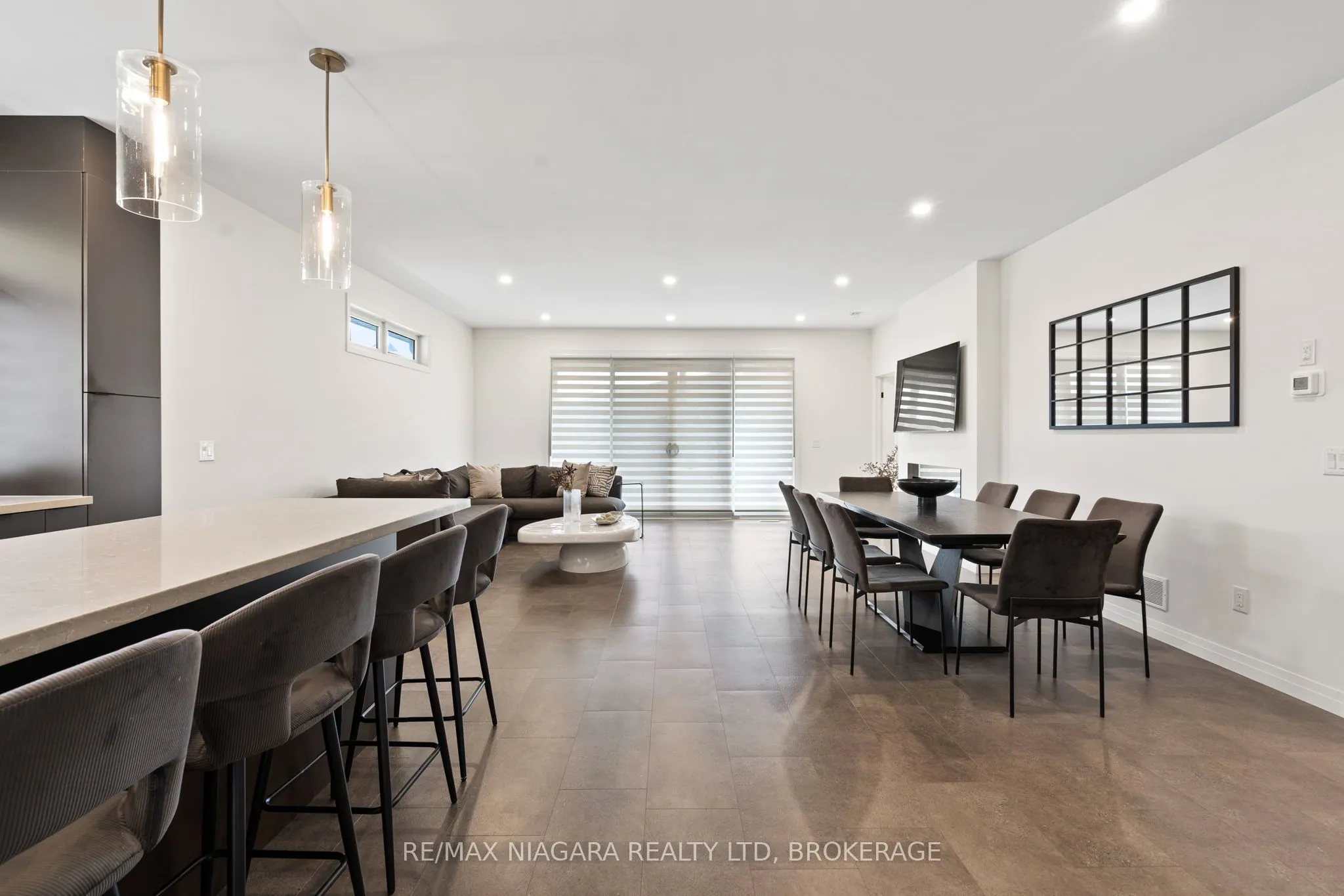 300 Richmond Street, #23