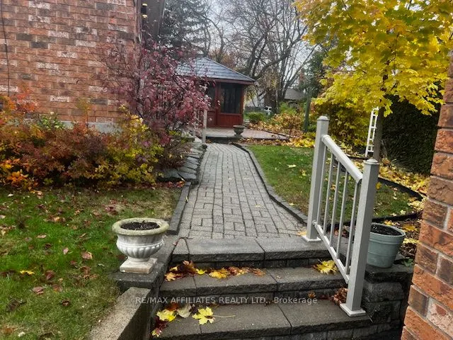 1781 Queensdale Avenue