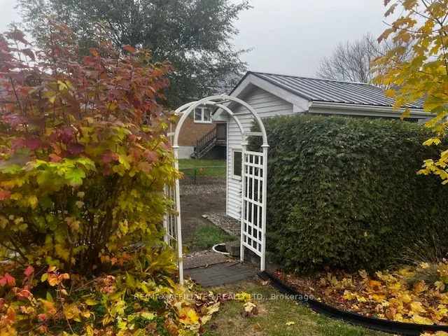 1781 Queensdale Avenue