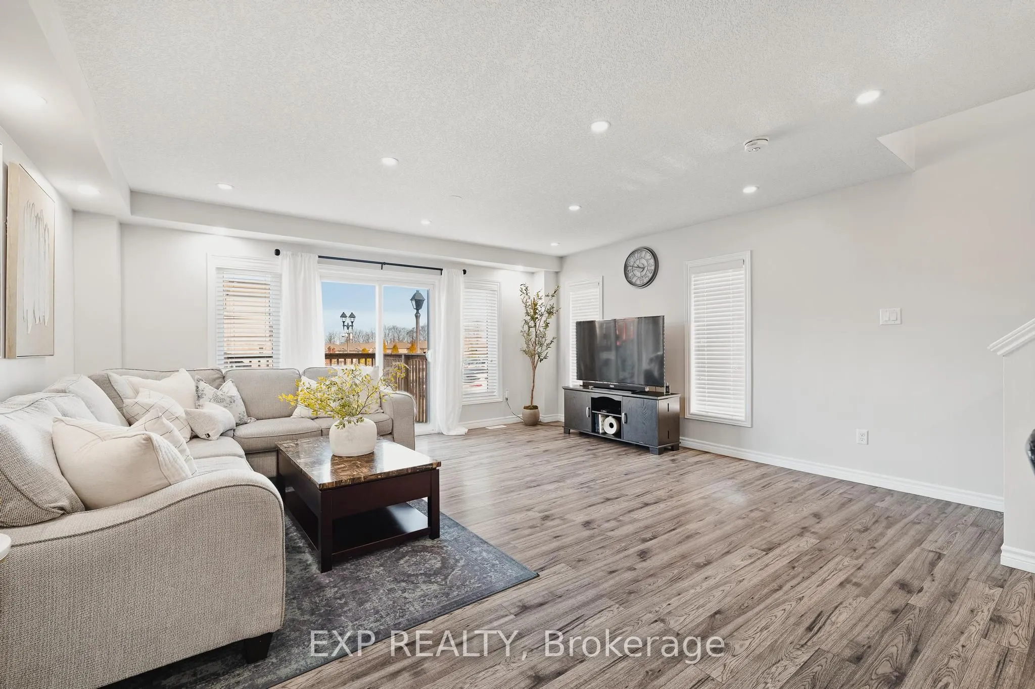 1989 Ottawa Street S, #47