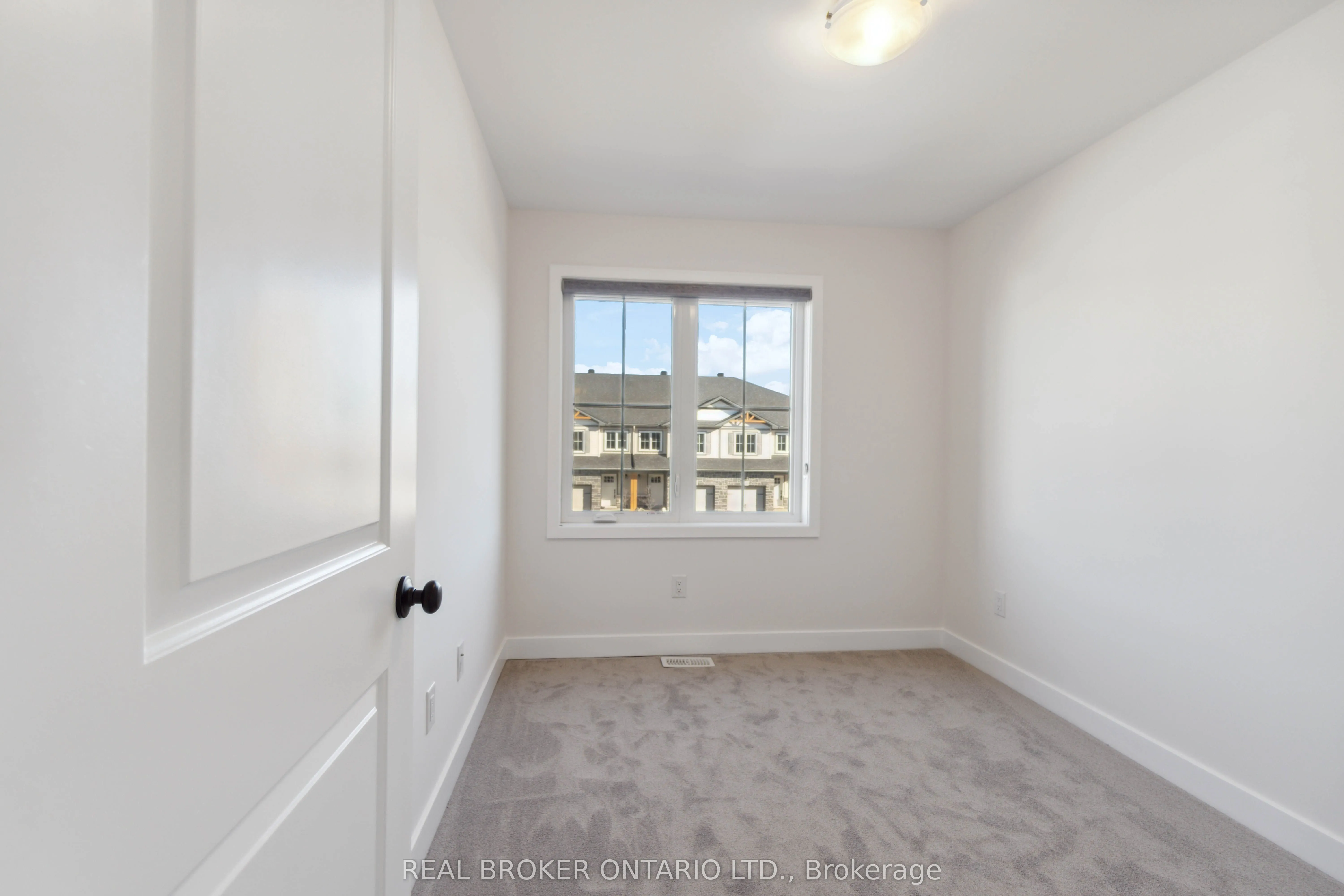 16 Margaret Graham Terrace