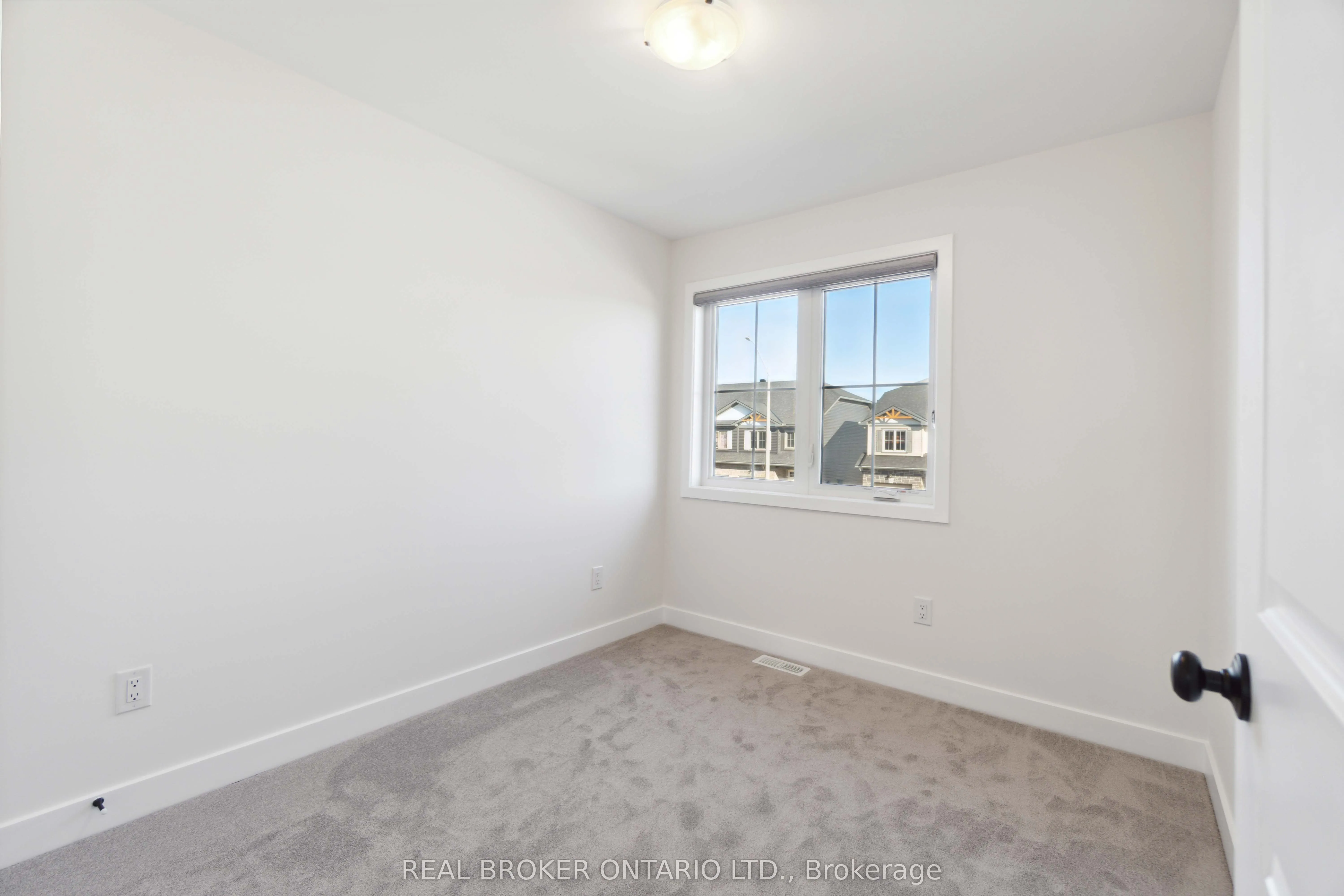 16 Margaret Graham Terrace